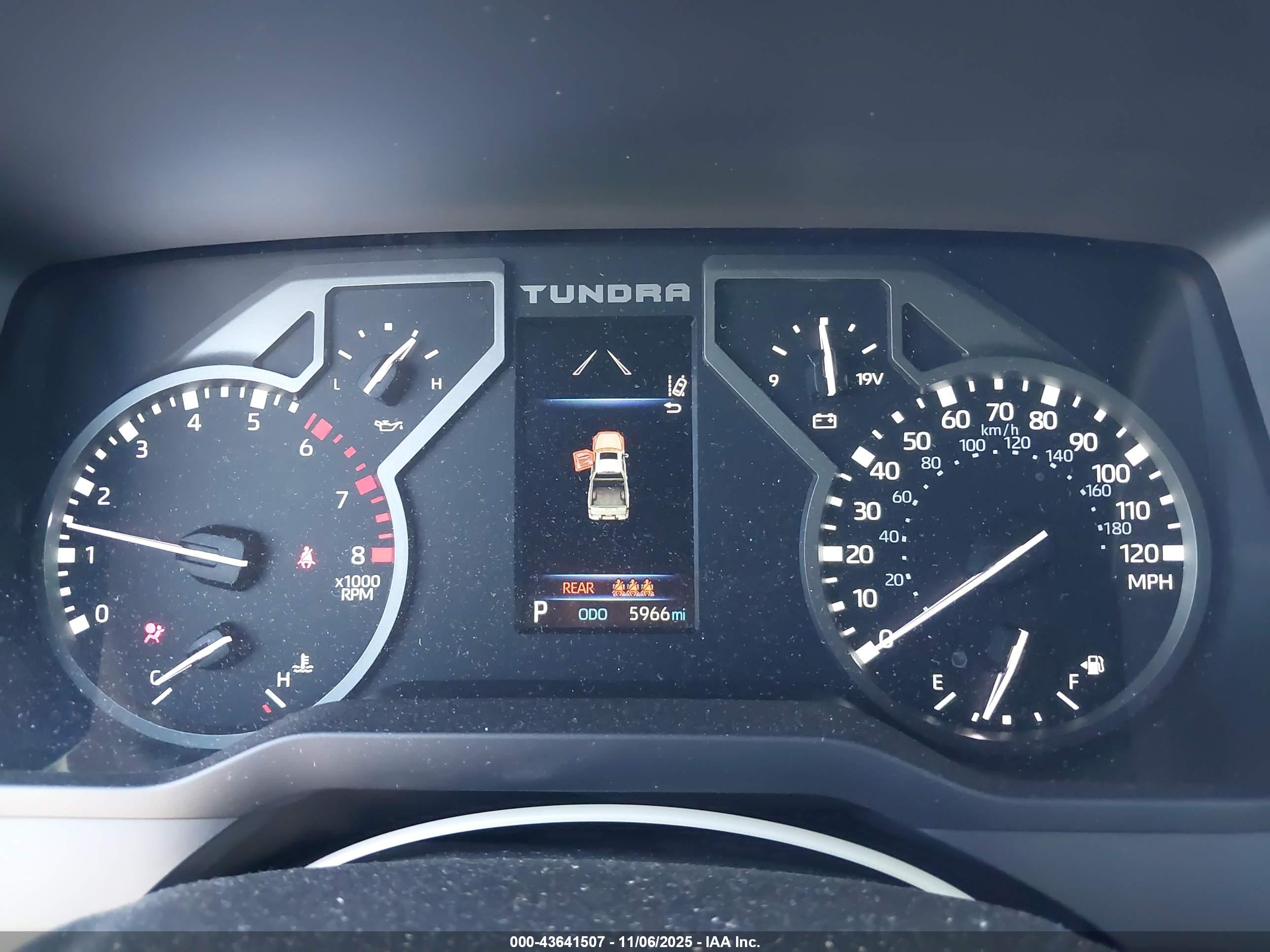 TOYOTA TUNDRA image 7