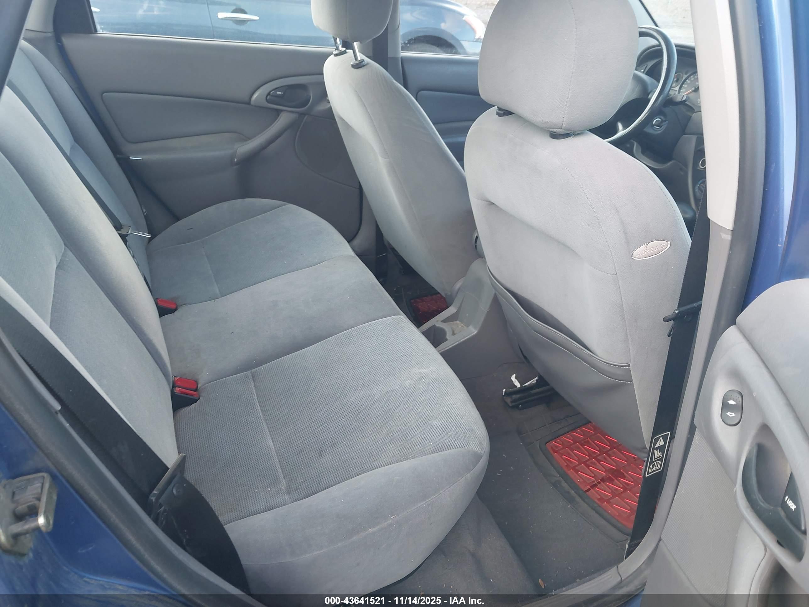 FORD FOCUS image 8