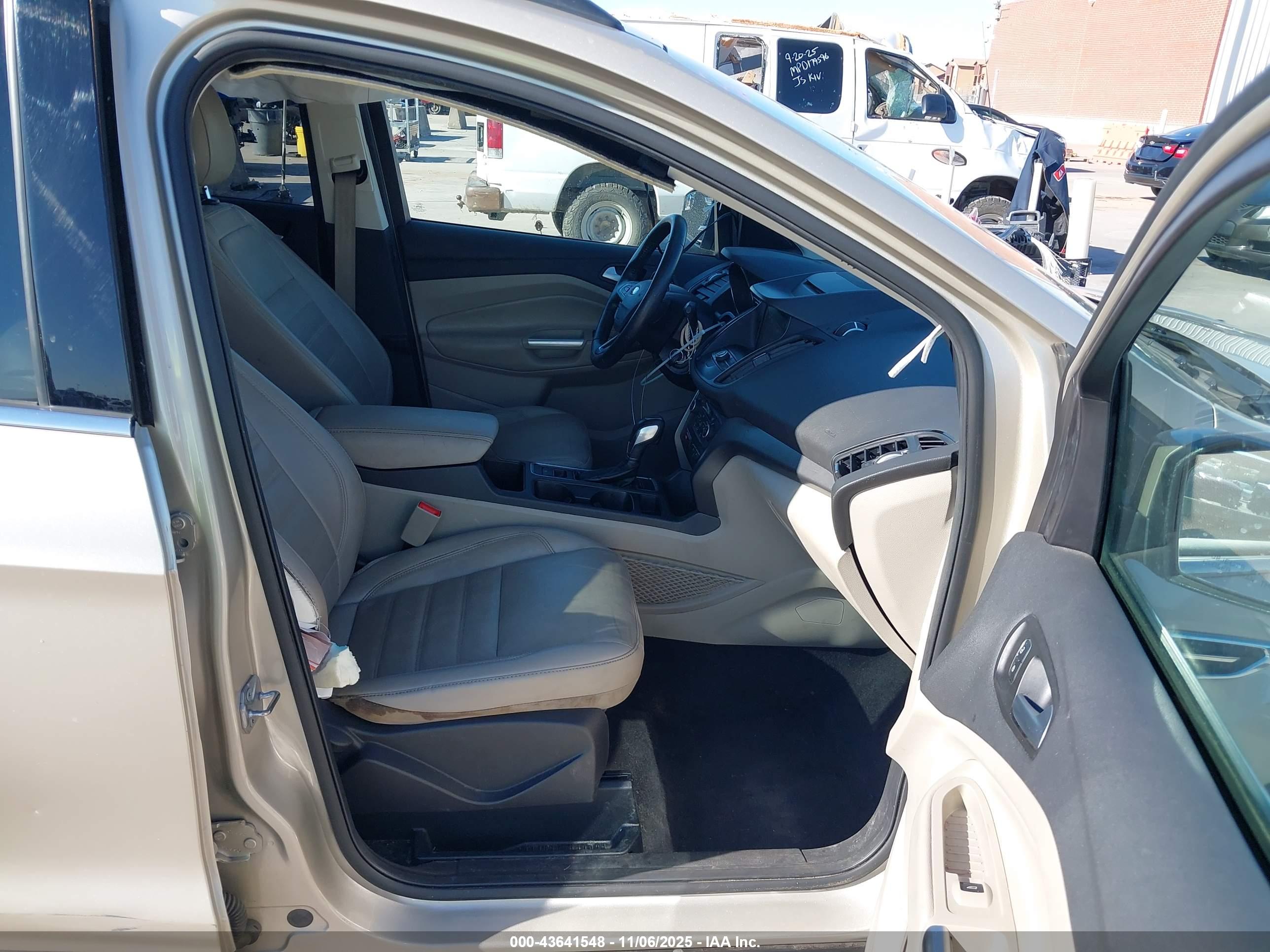 FORD ESCAPE image 5