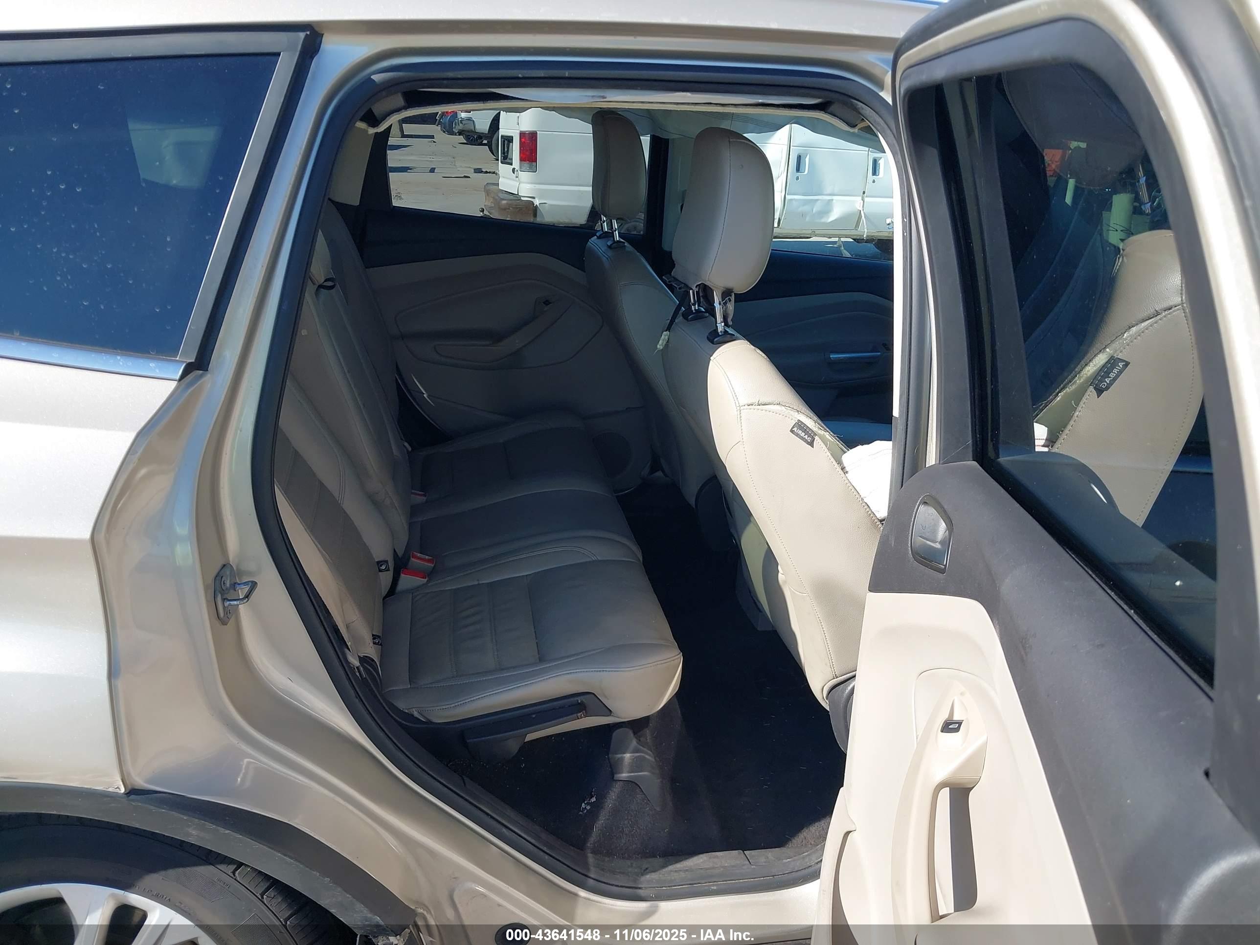 FORD ESCAPE image 8