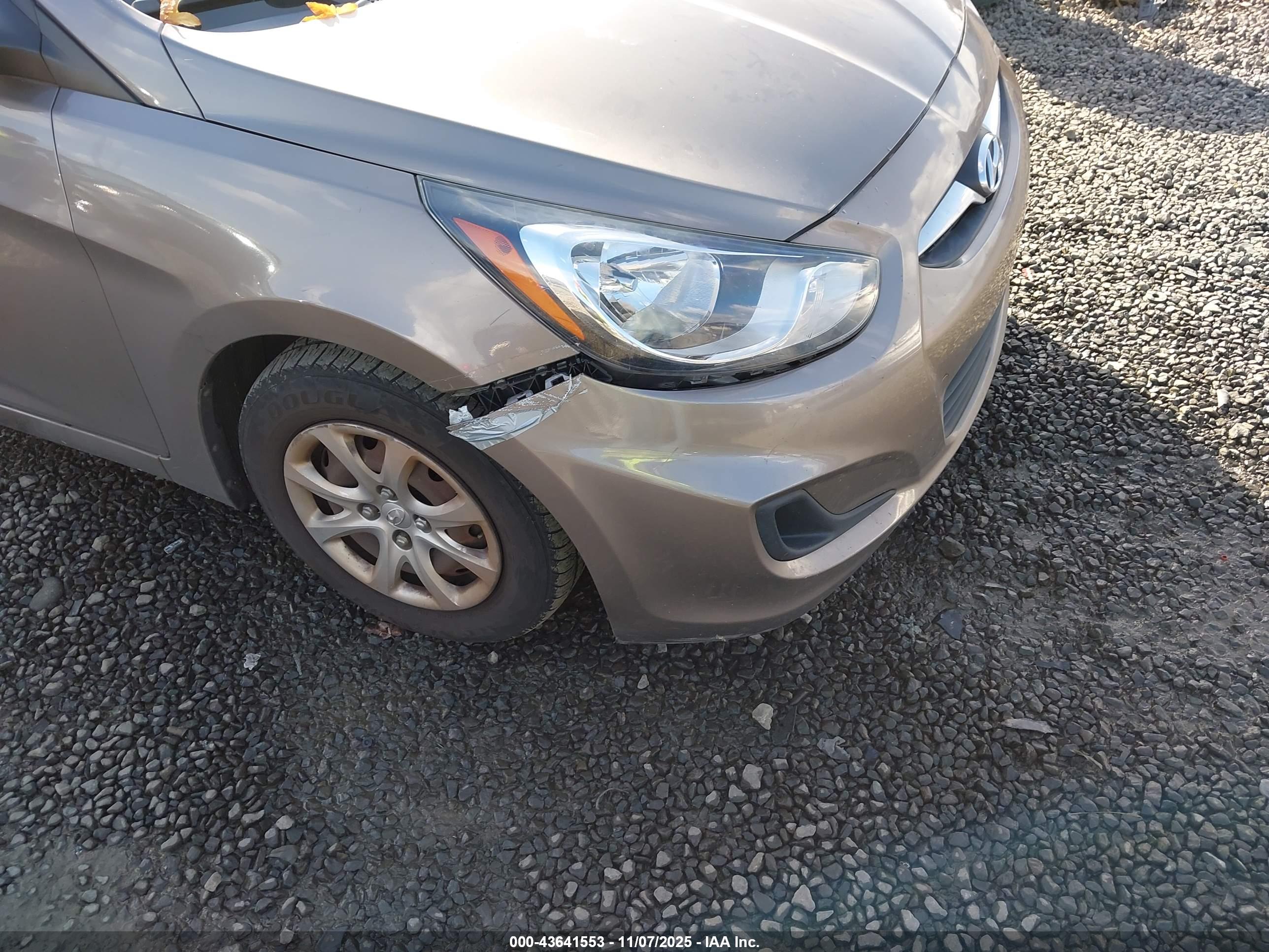 HYUNDAI ACCENT image 6