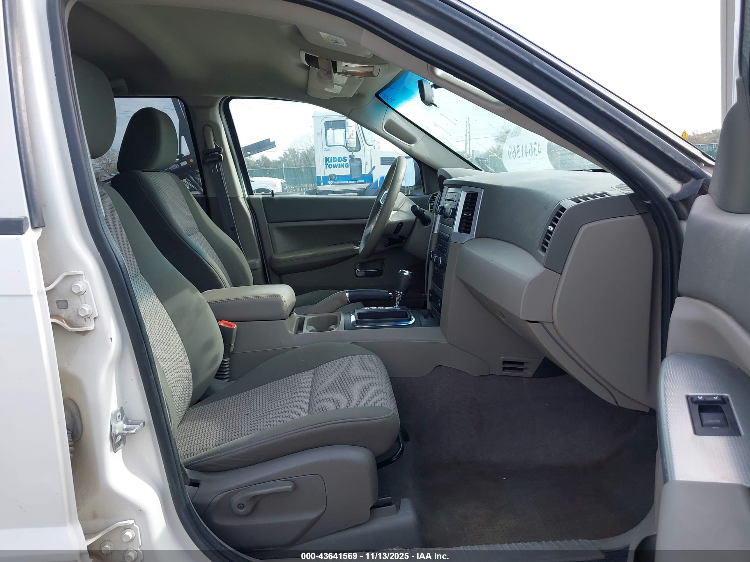 JEEP GRAND image 5