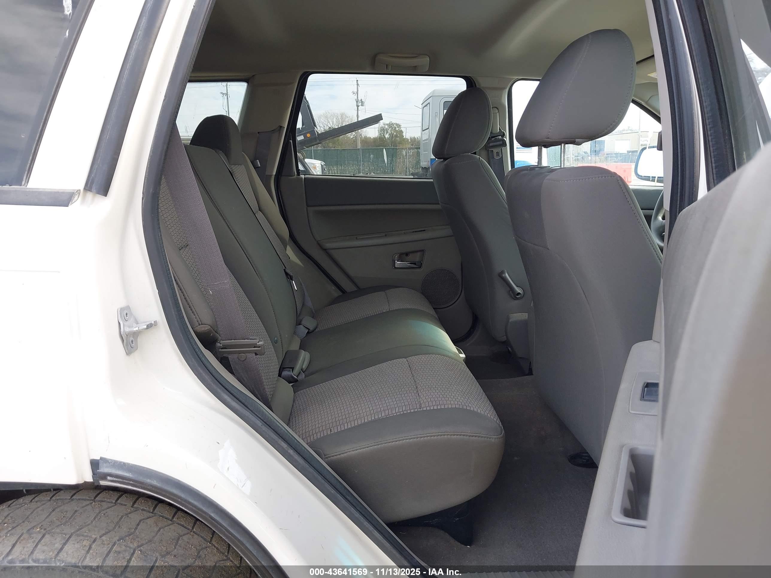 JEEP GRAND image 8