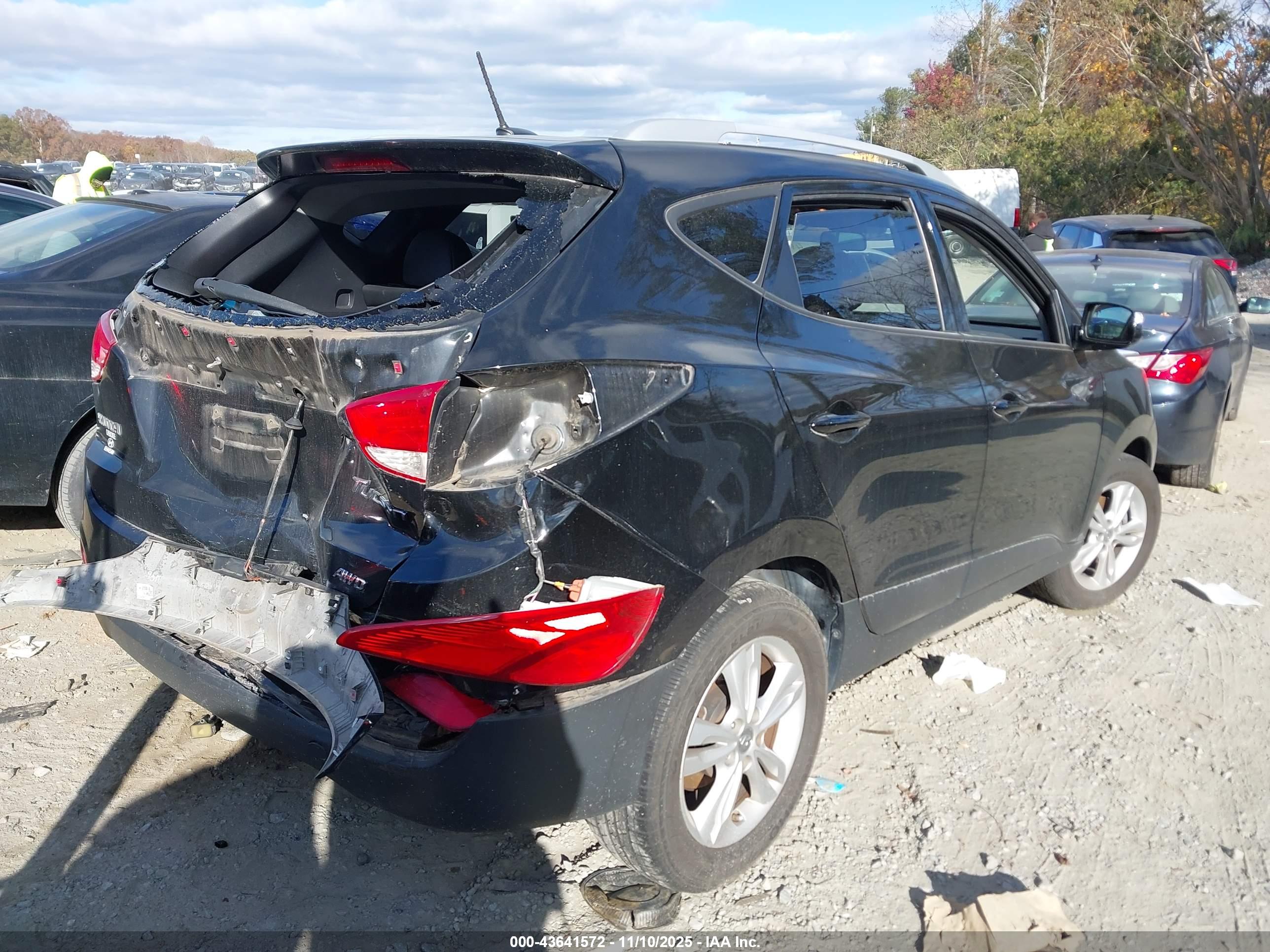 HYUNDAI TUCSON image 4