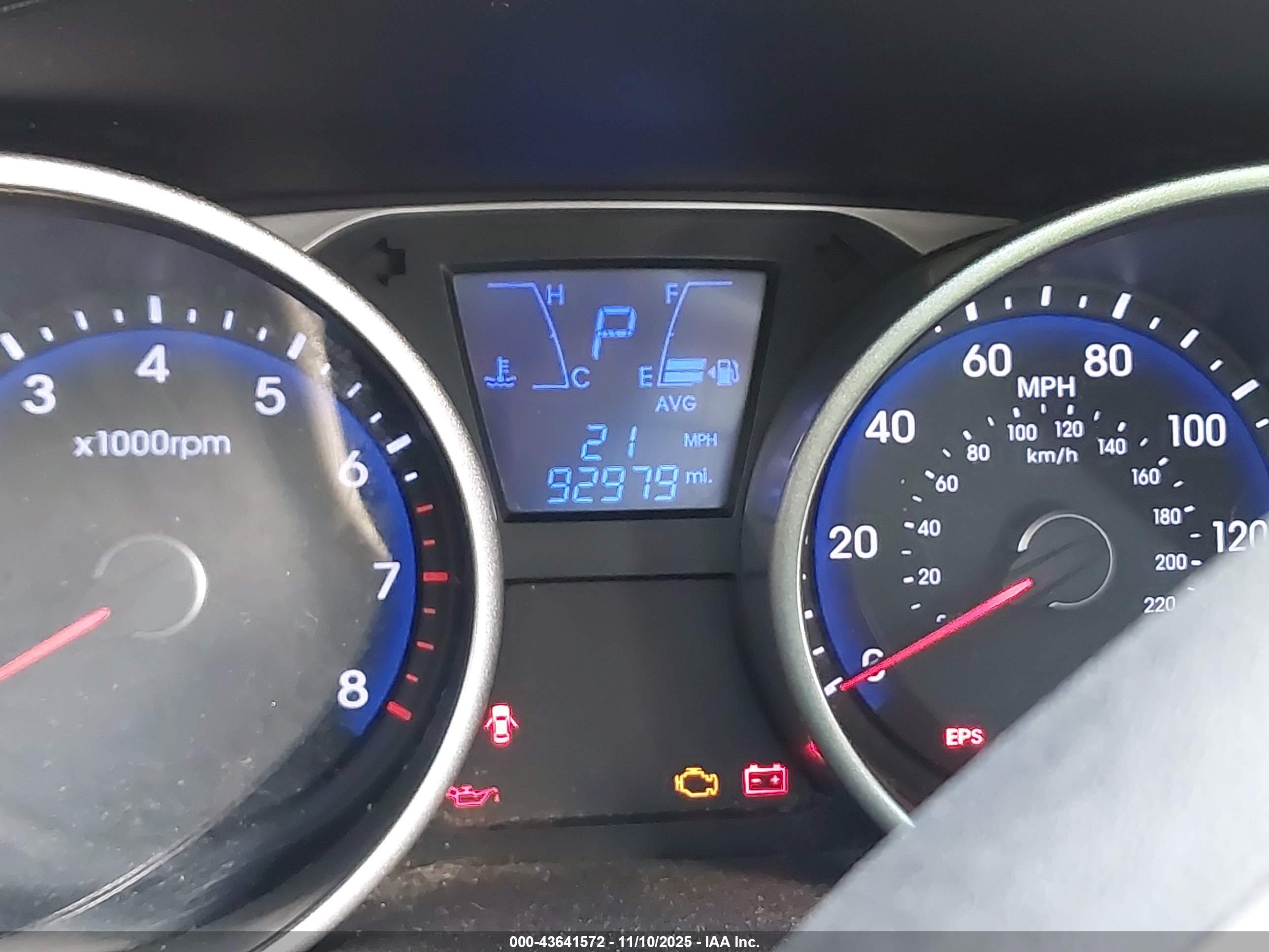 HYUNDAI TUCSON image 7