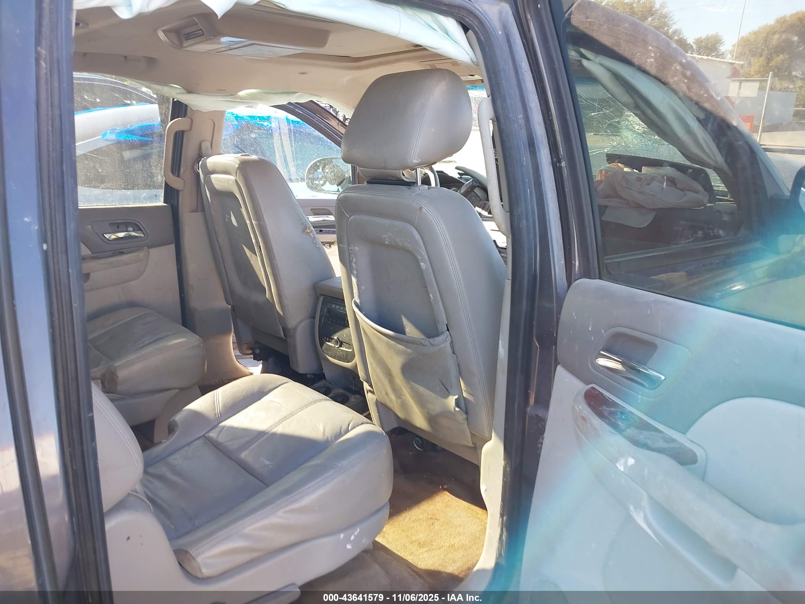 GMC YUKON image 8
