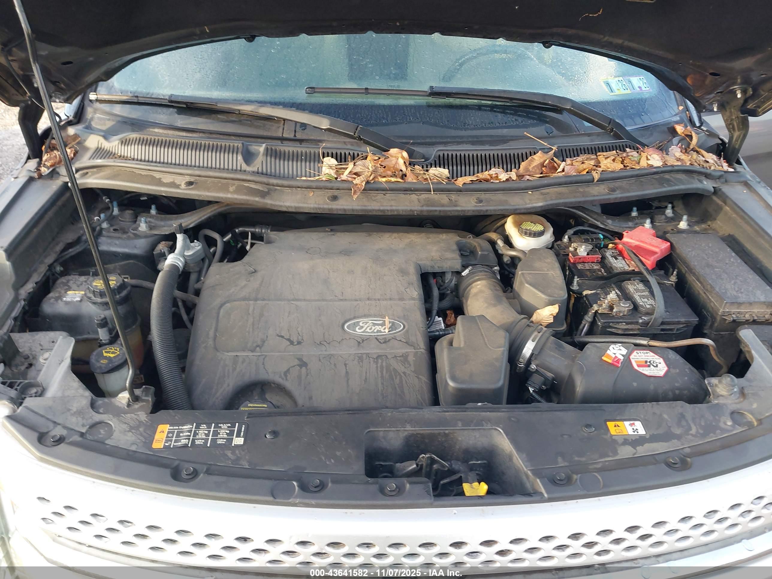 FORD EXPLORER image 10