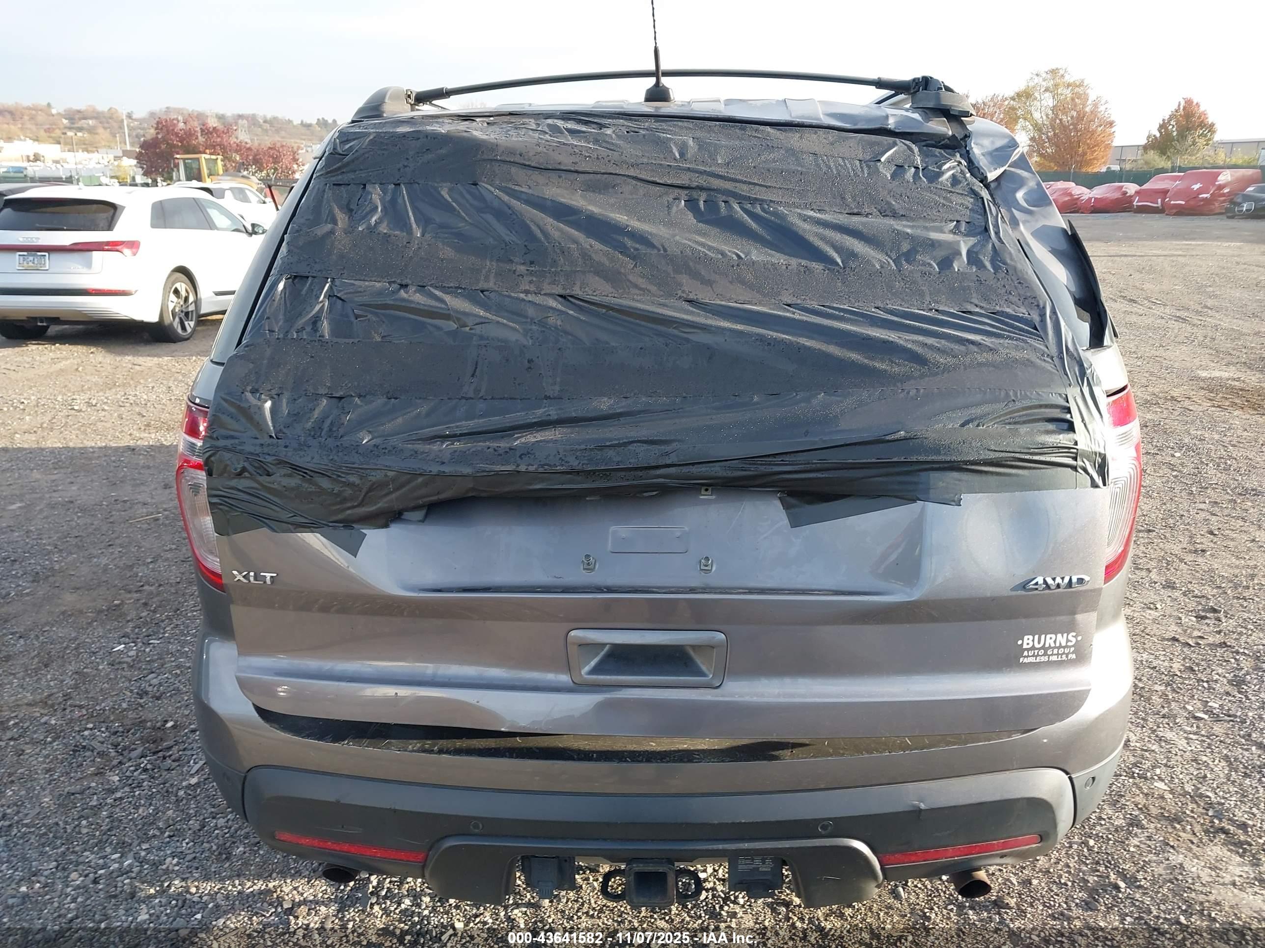 FORD EXPLORER image 6