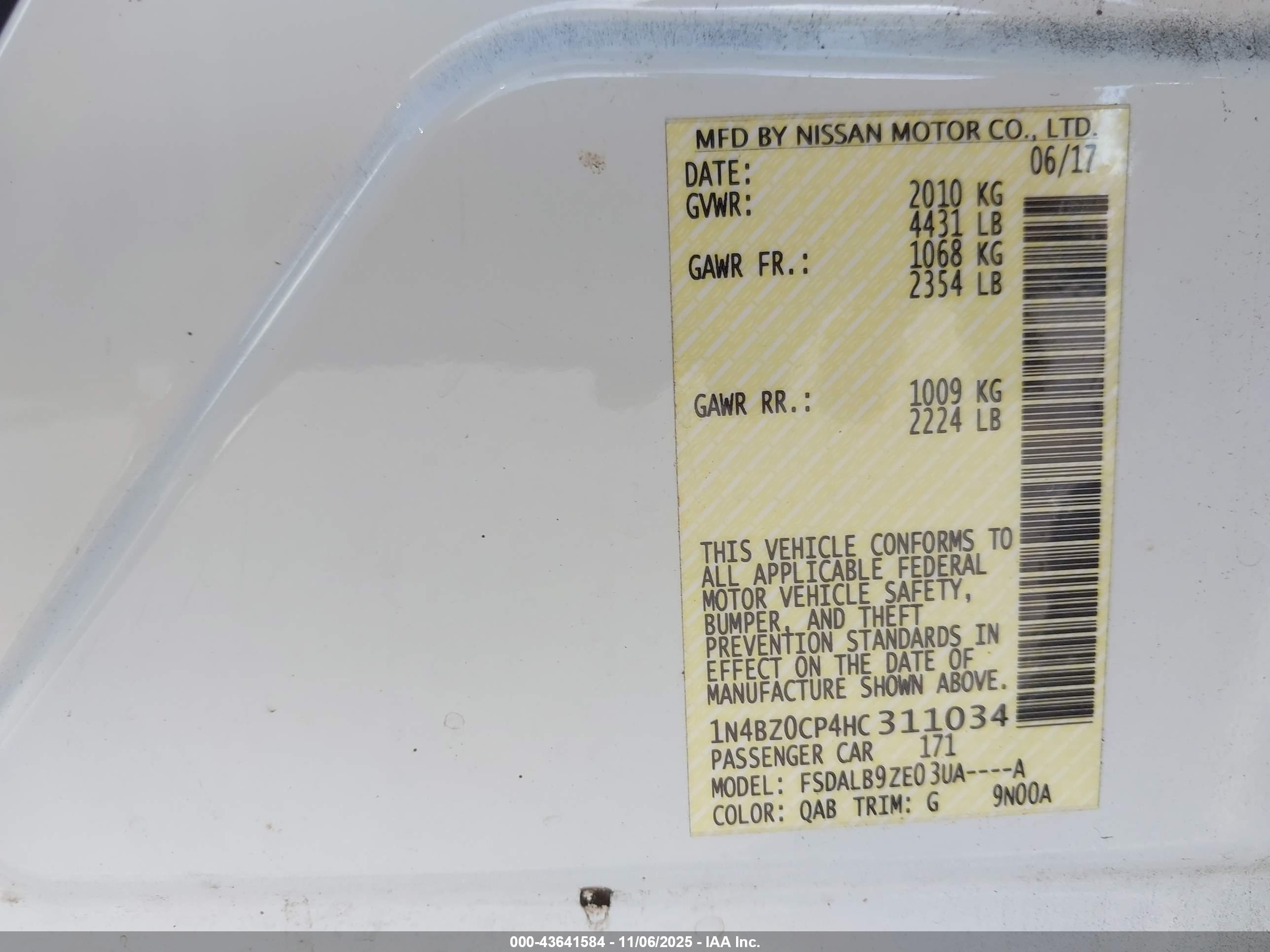 NISSAN LEAF image 9