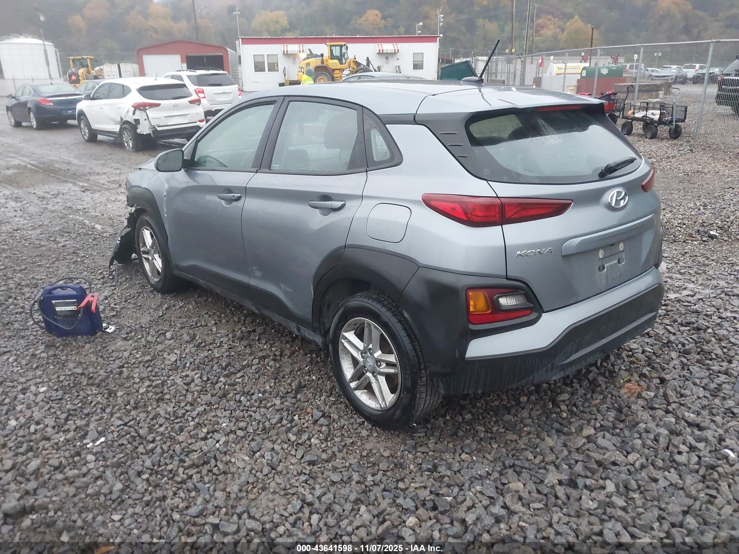 HYUNDAI KONA image 3