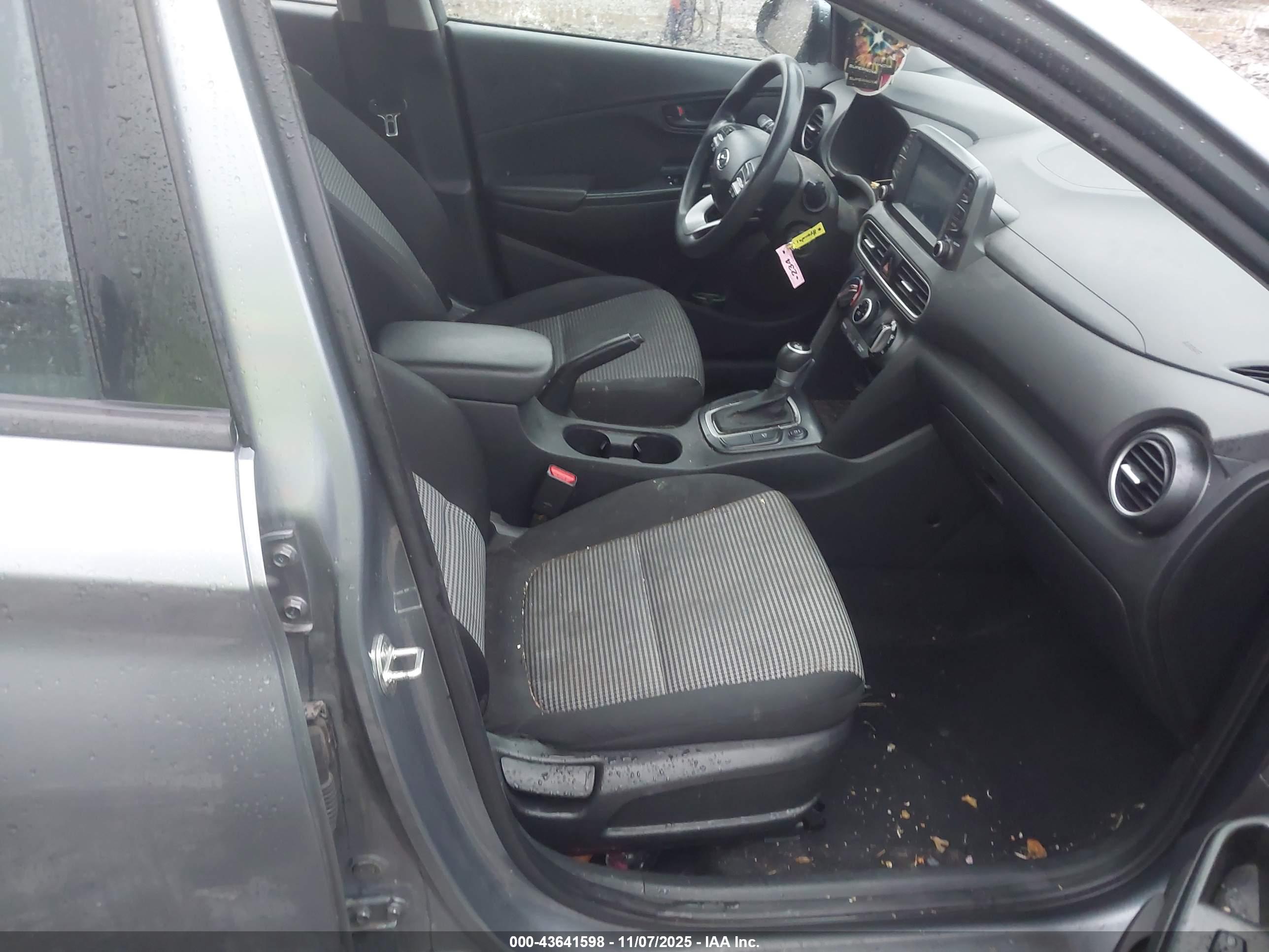 HYUNDAI KONA image 5