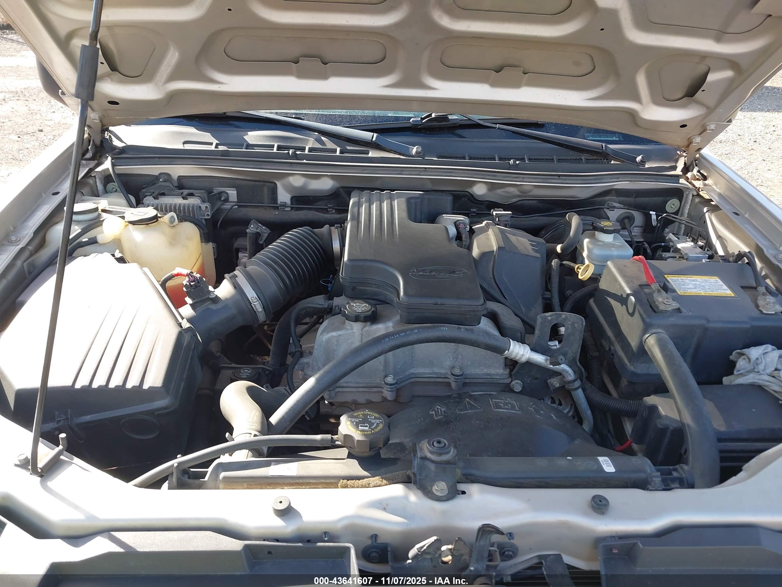 CHEVROLET COLORADO image 10