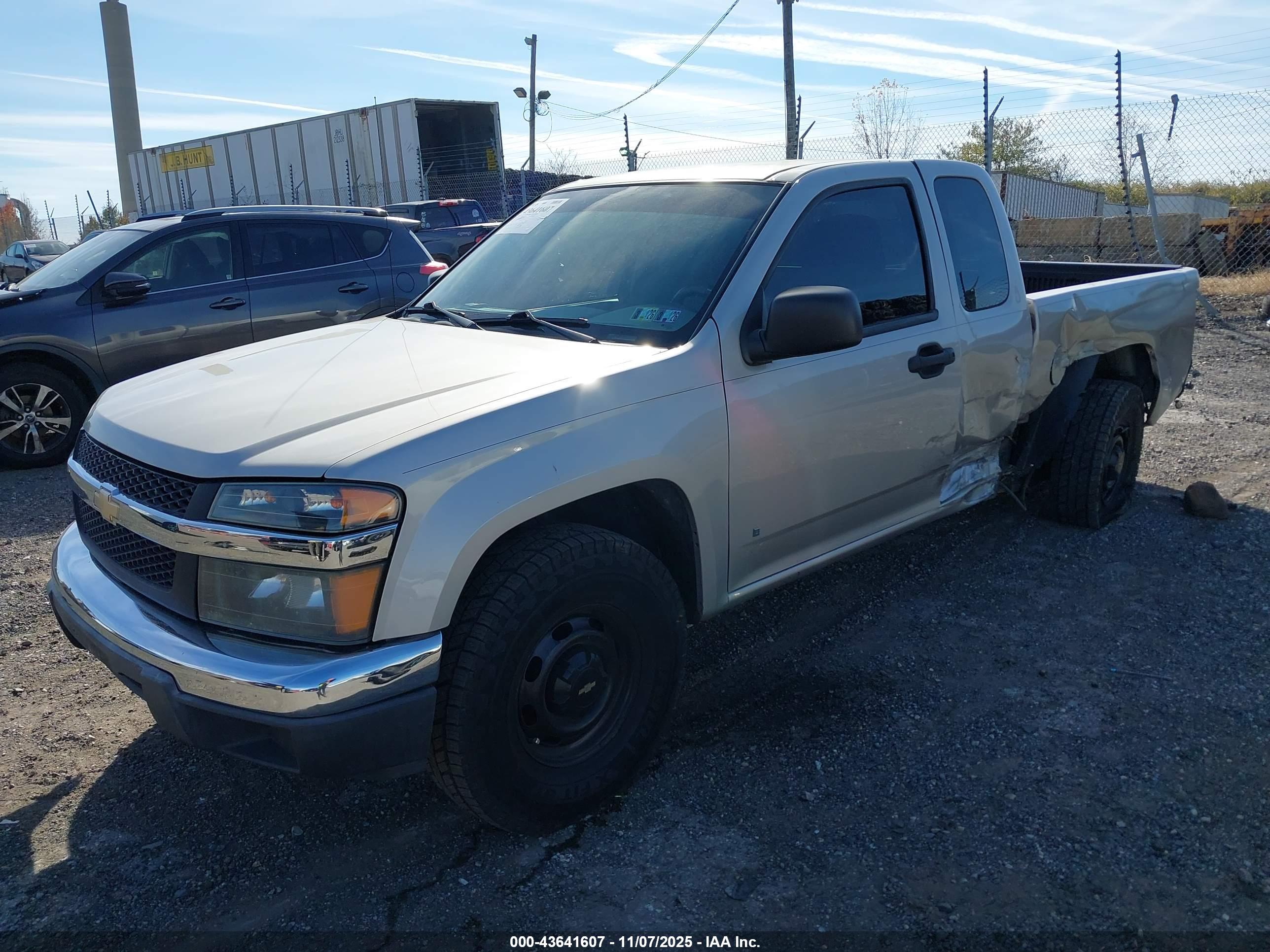 CHEVROLET COLORADO image 2