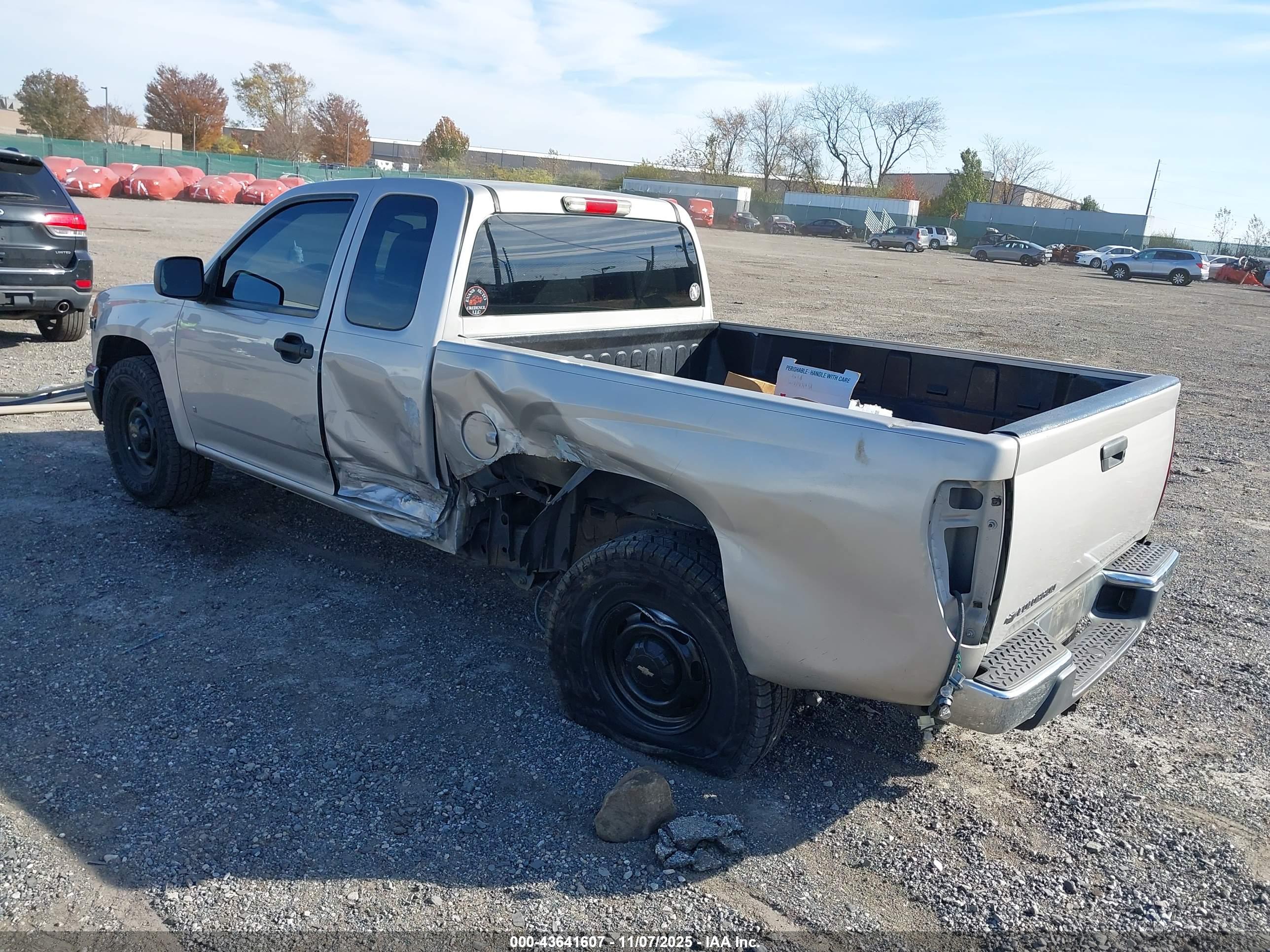 CHEVROLET COLORADO image 3