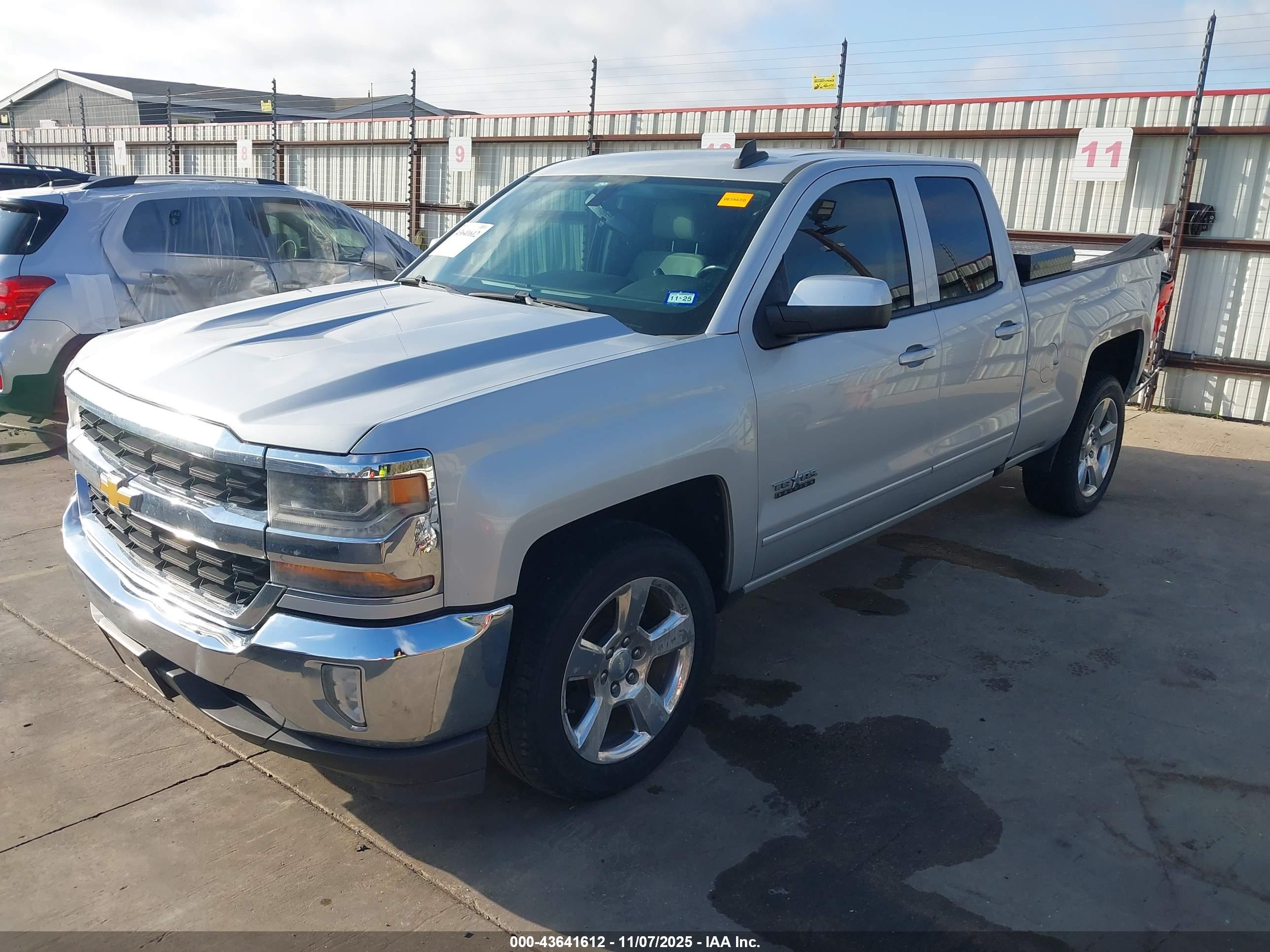 CHEVROLET SILVERADO image 2