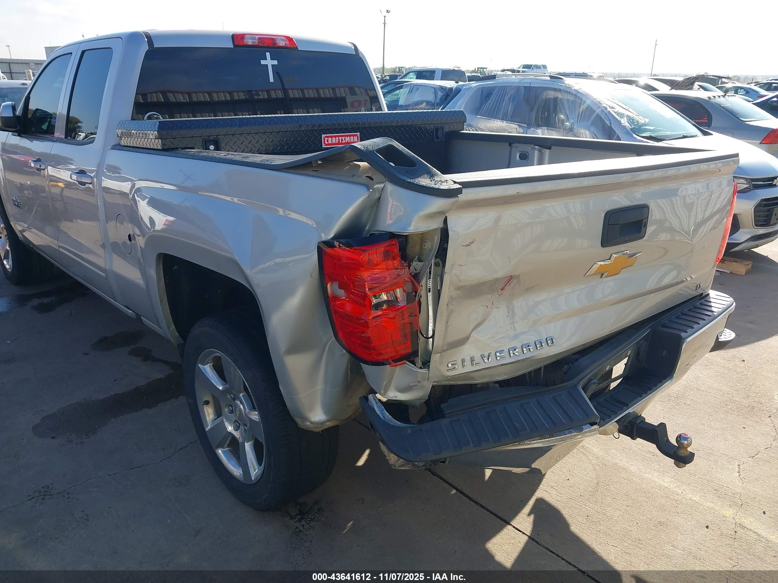 CHEVROLET SILVERADO image 6