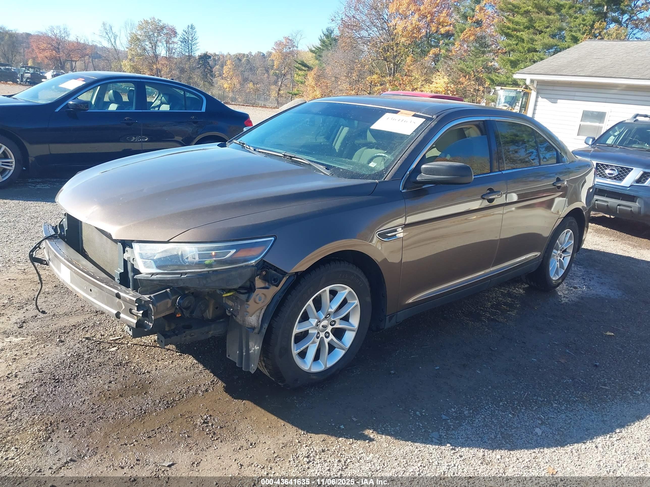 FORD TAURUS image 2