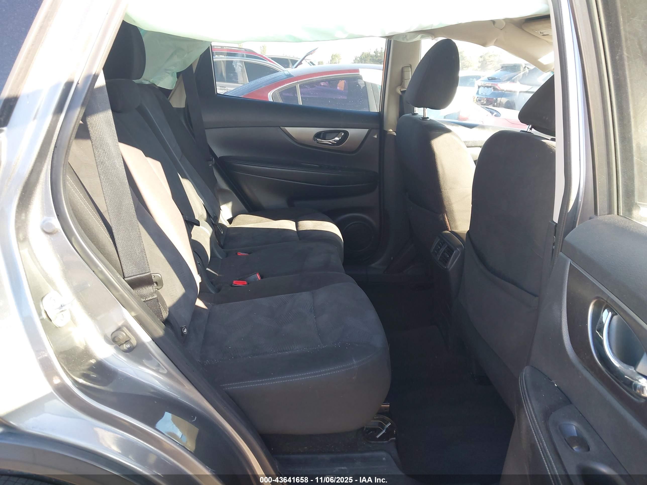 NISSAN ROGUE image 8