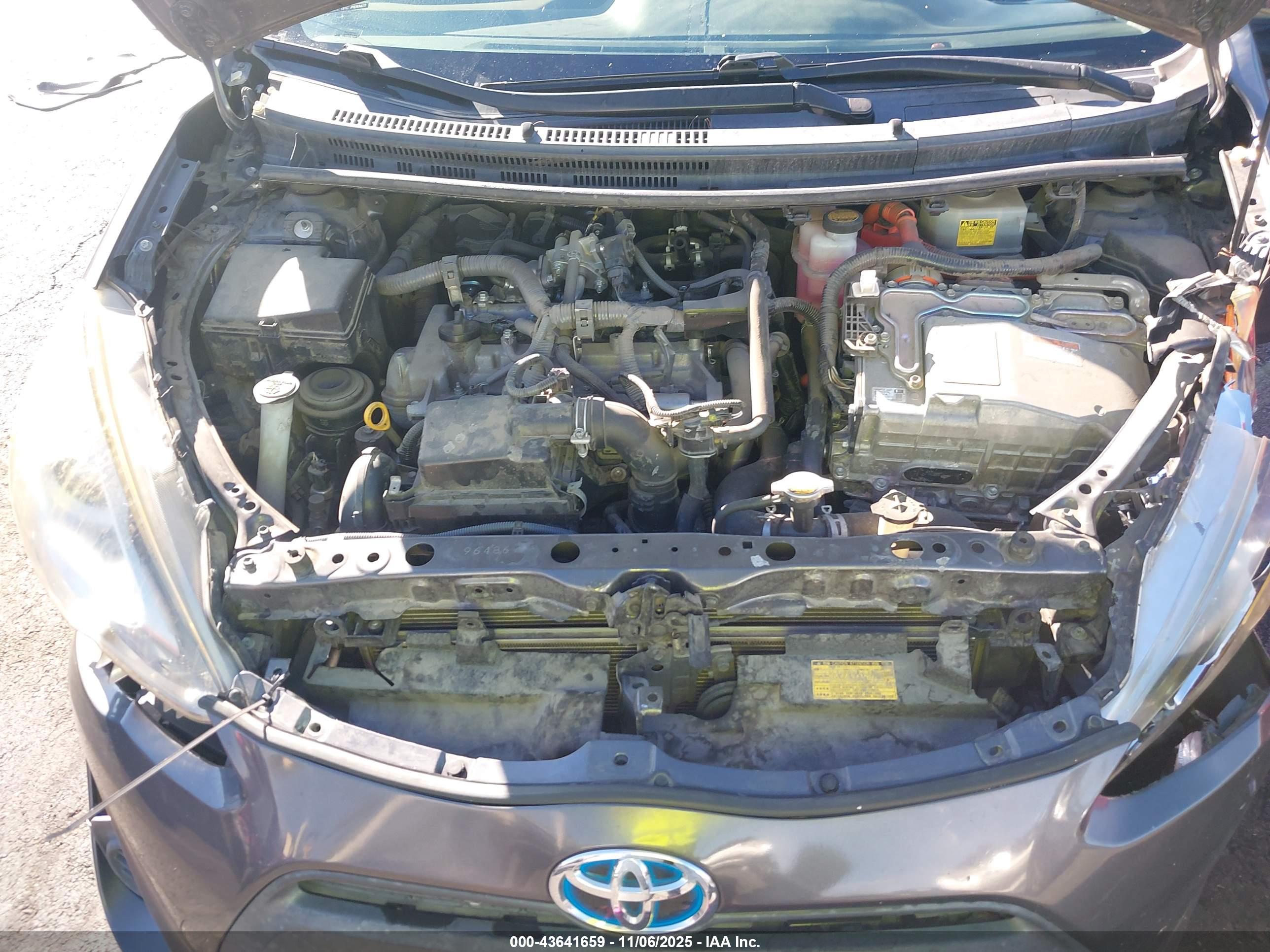 TOYOTA PRIUS image 10