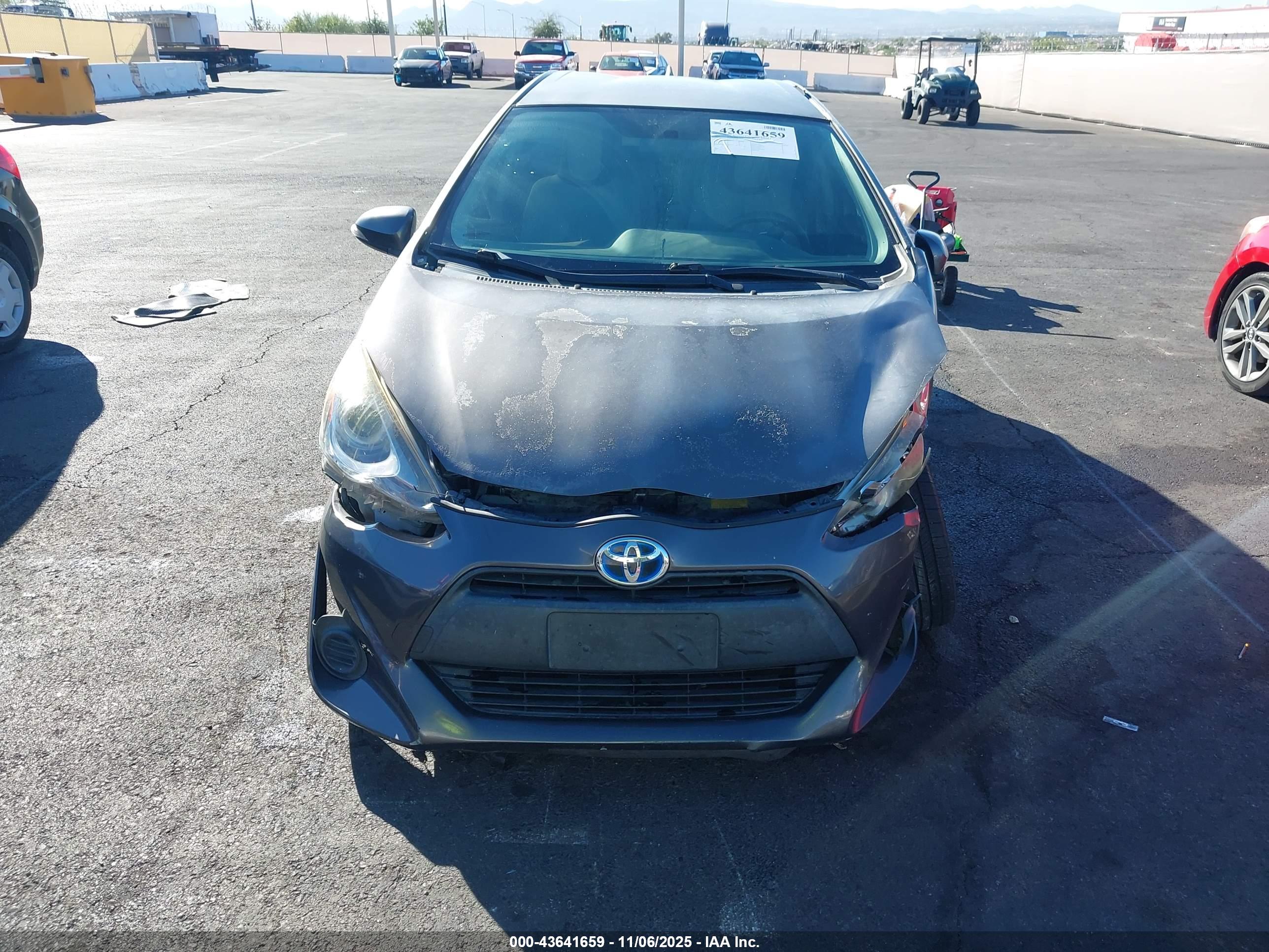 TOYOTA PRIUS image 6