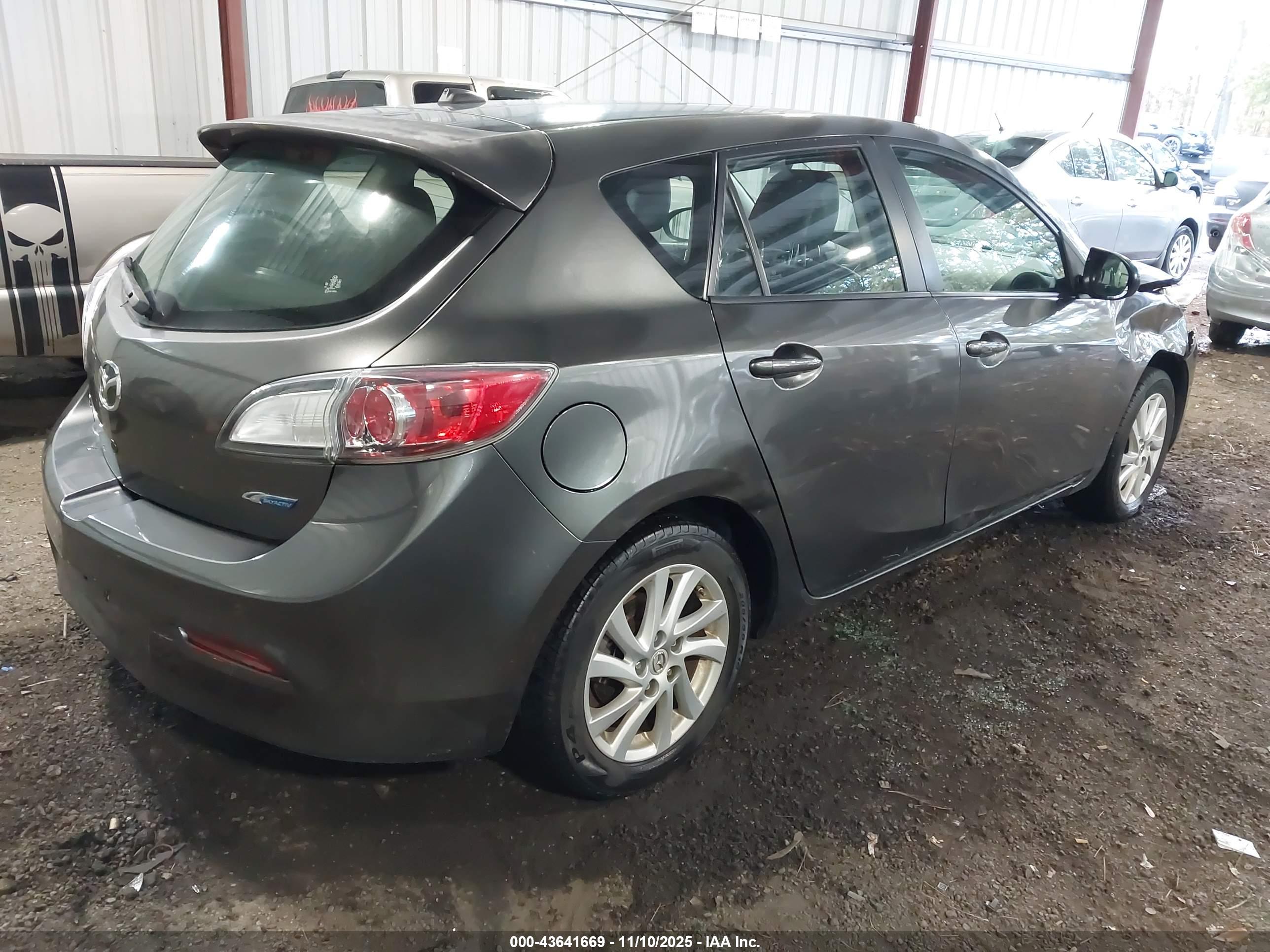 MAZDA MAZDA3 image 4
