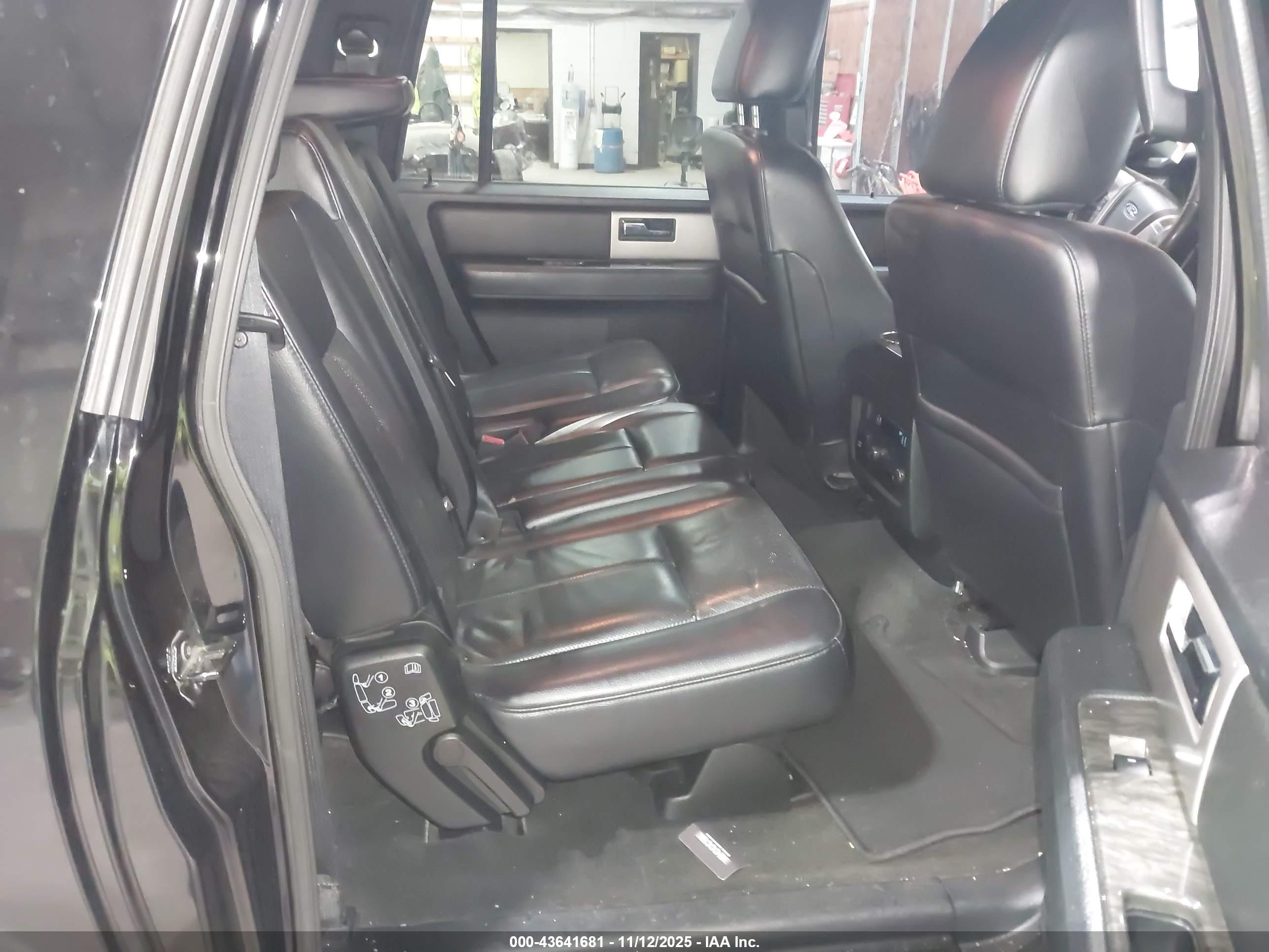 FORD EXPEDITION image 8