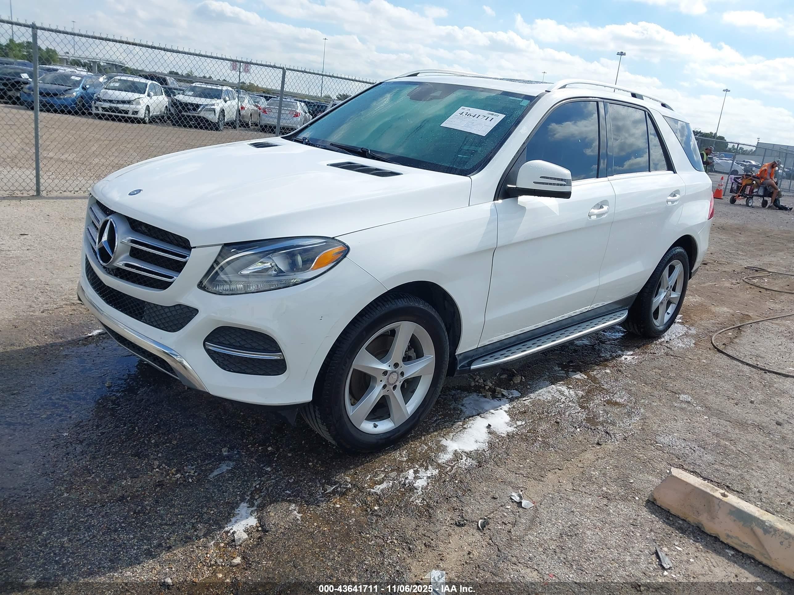 MERCEDES-BENZ GLE image 2
