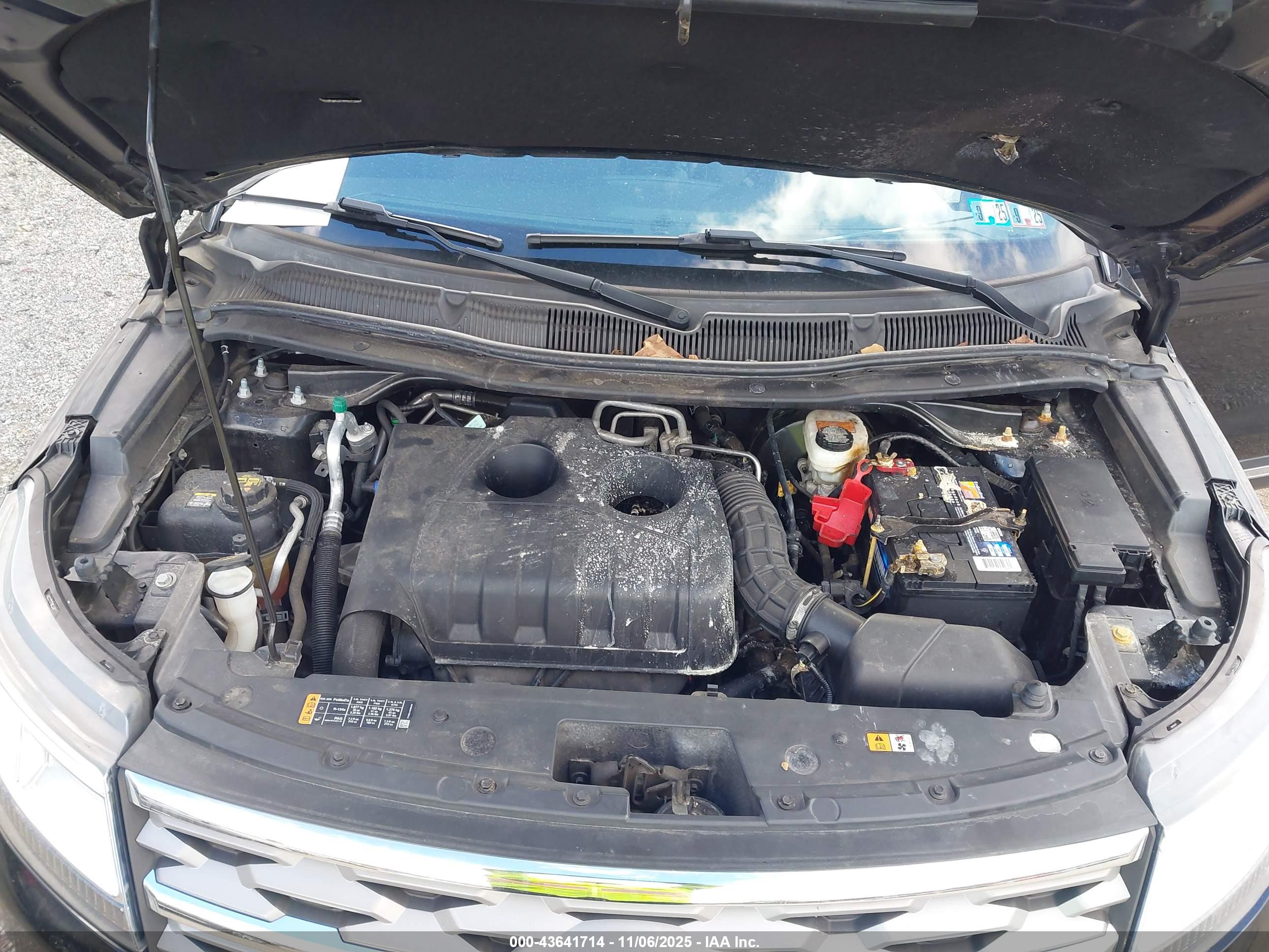 FORD EXPLORER image 10