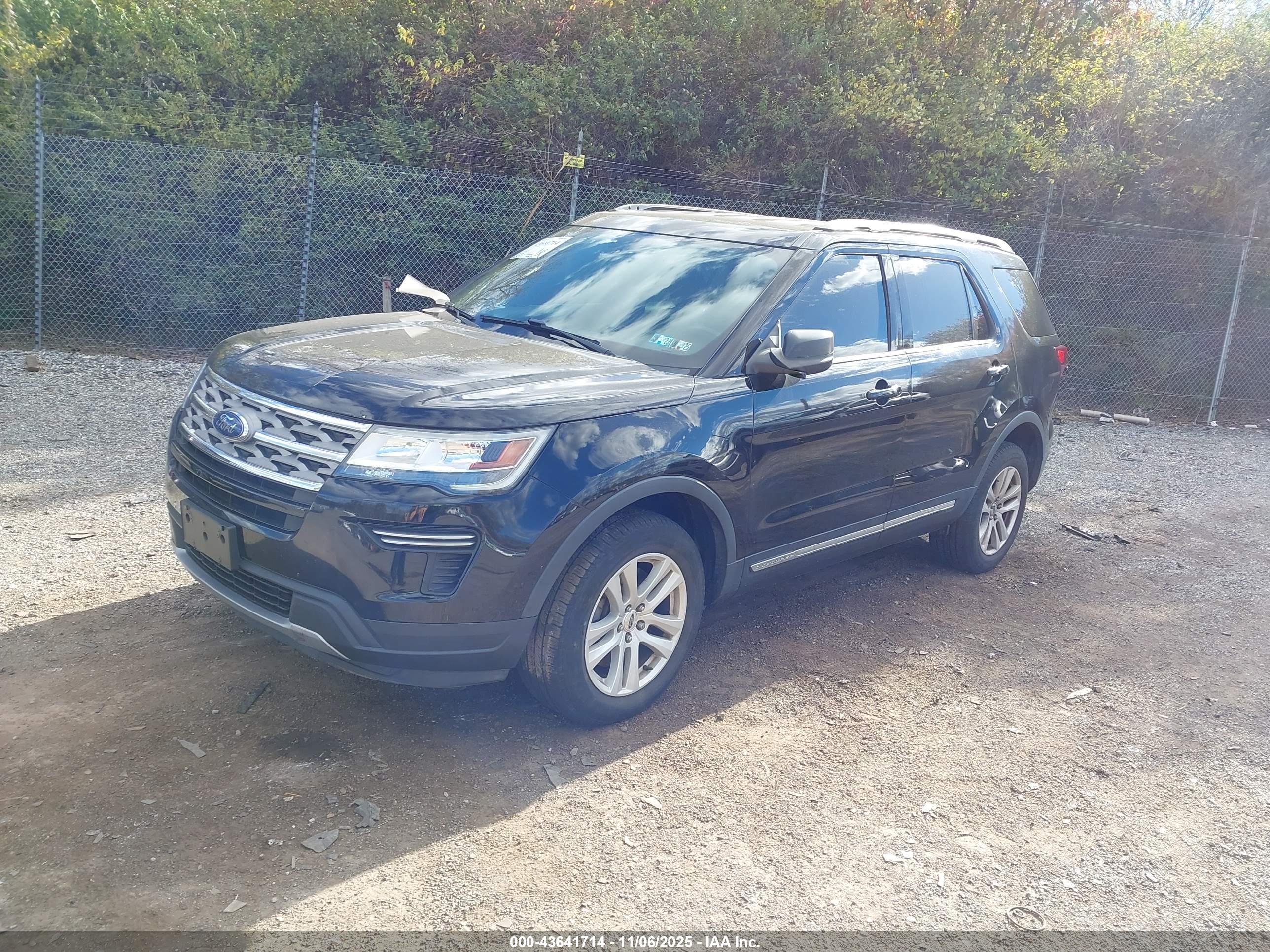 FORD EXPLORER image 2