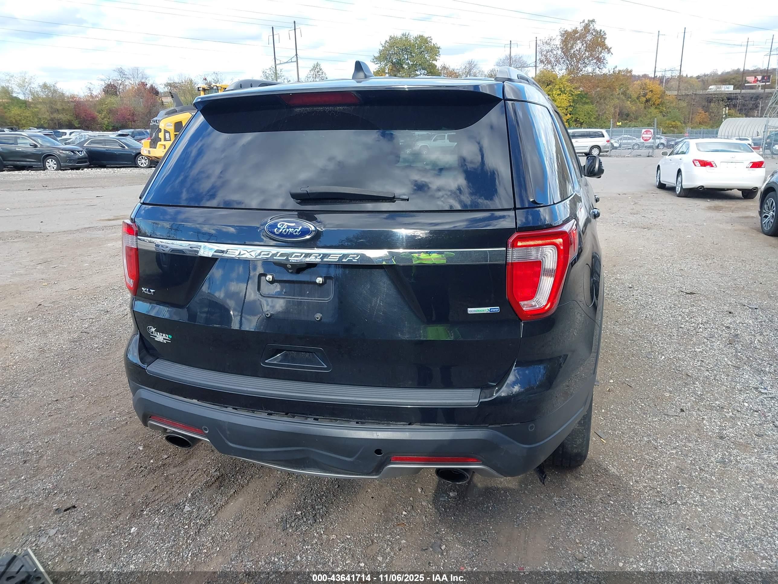 FORD EXPLORER image 6