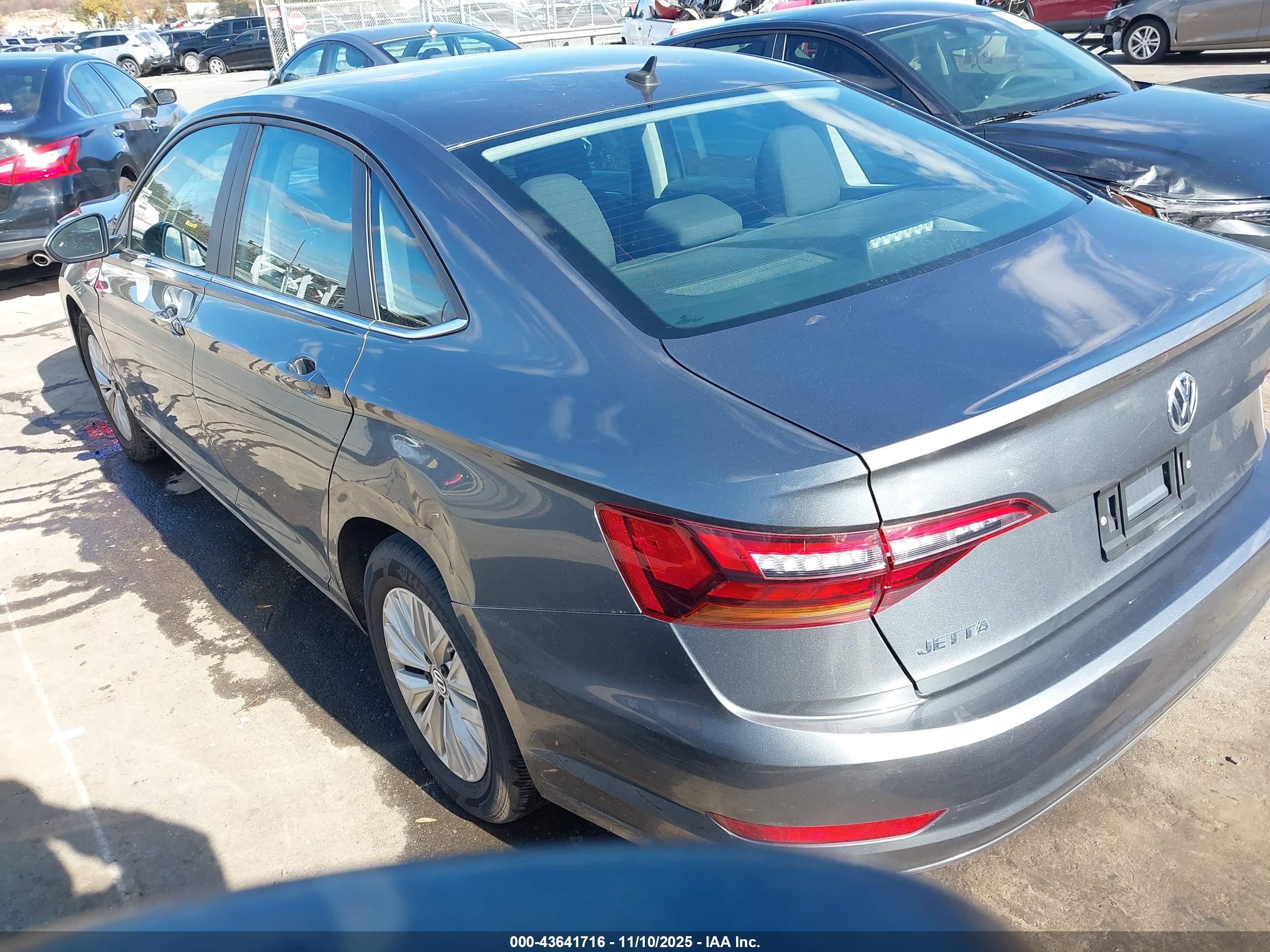 VOLKSWAGEN JETTA image 3