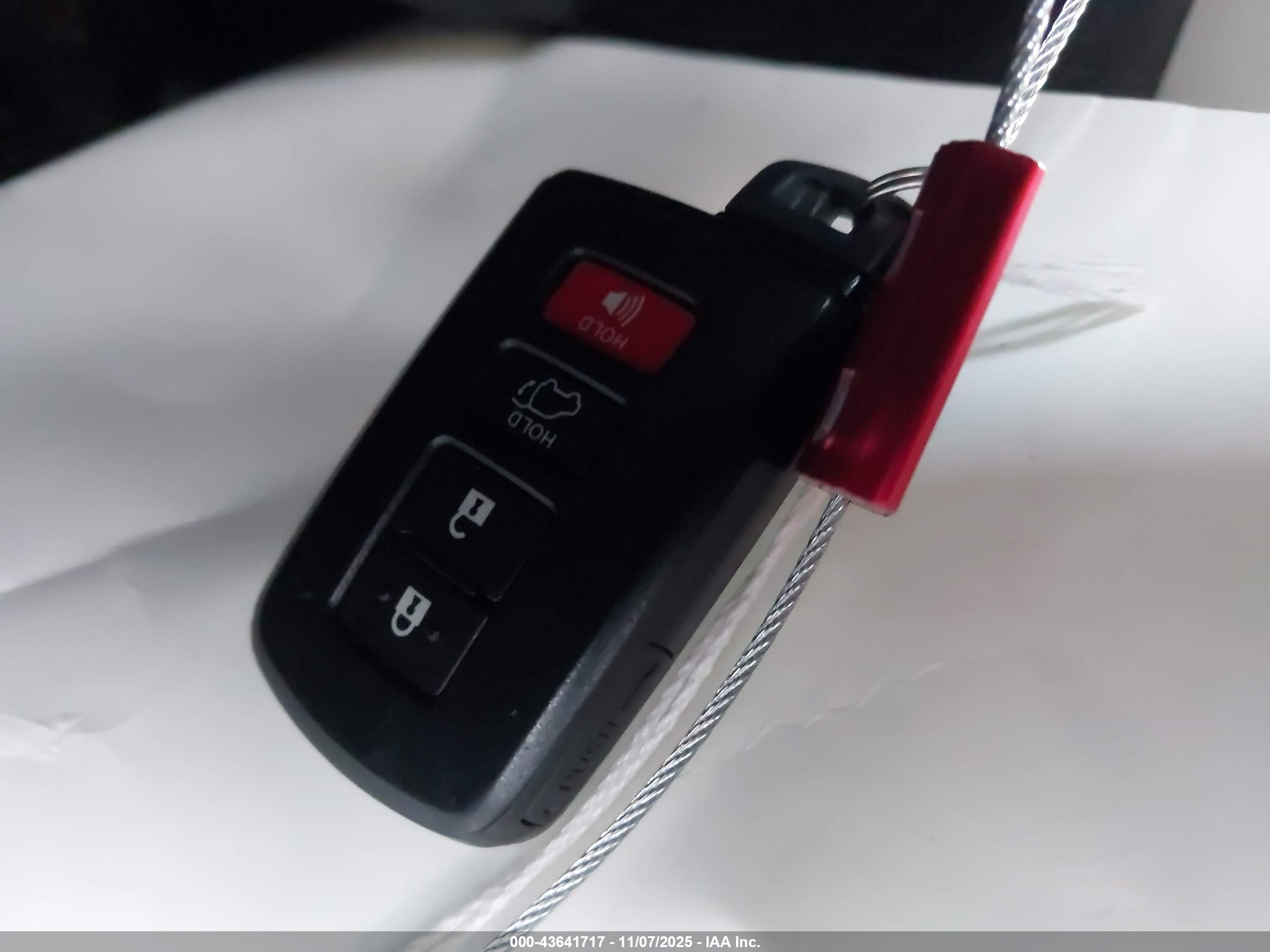 TOYOTA RAV4 image 11