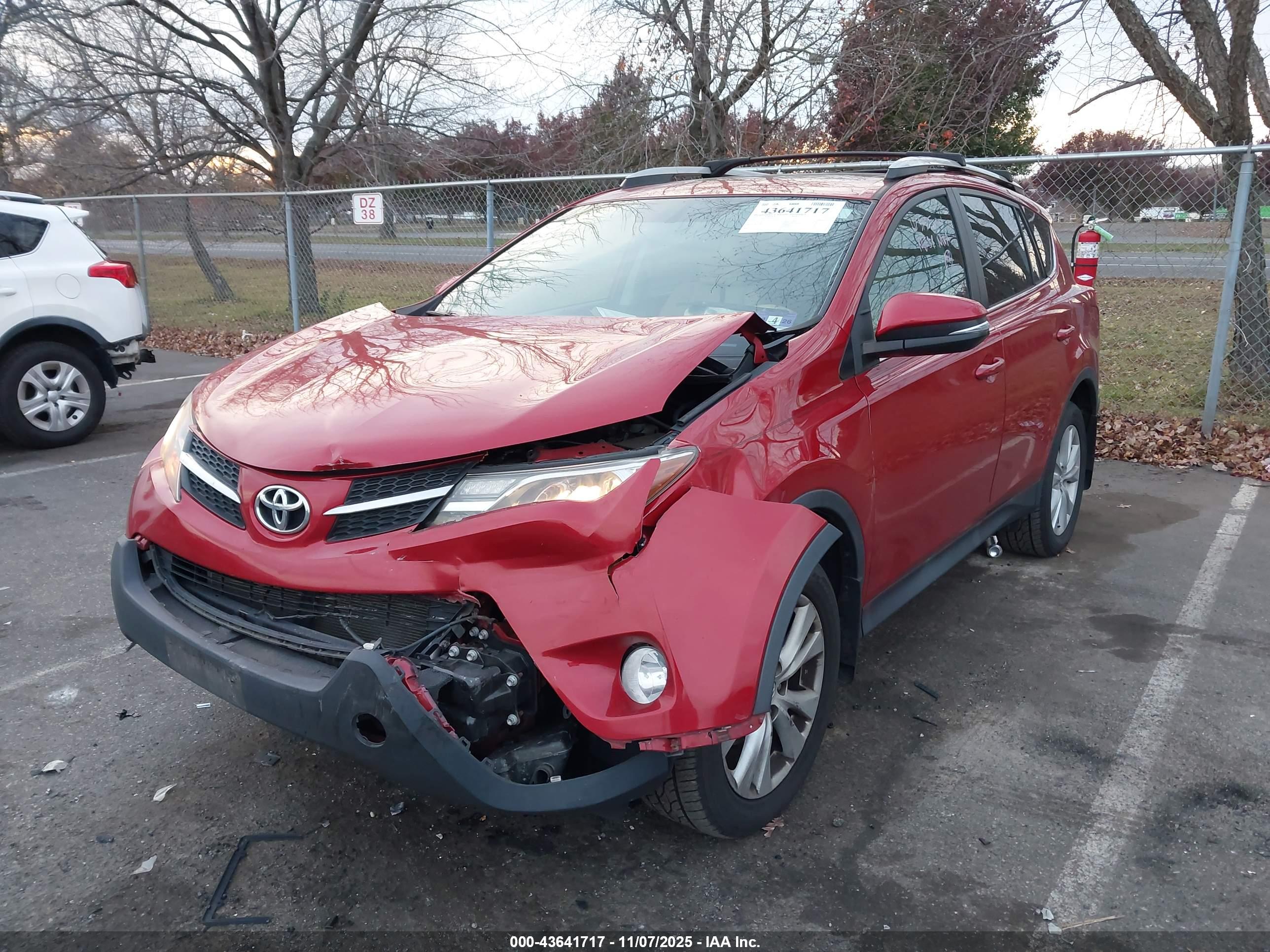 TOYOTA RAV4 image 2