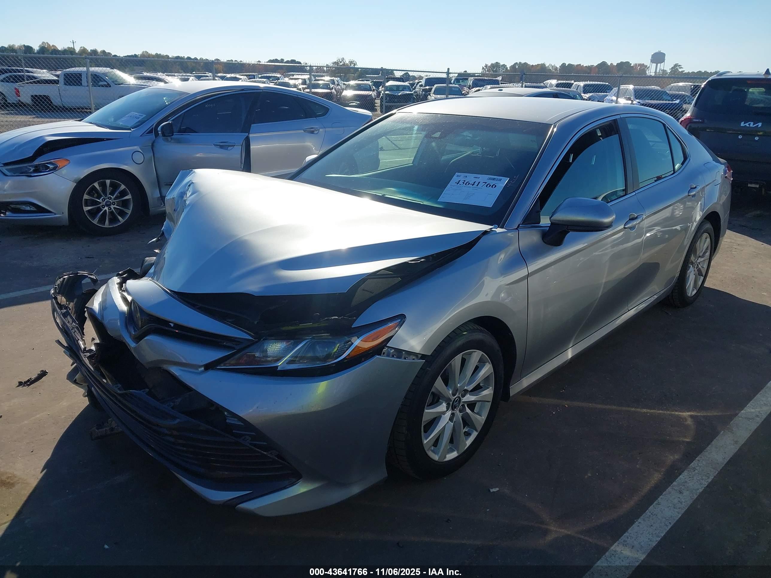 TOYOTA CAMRY image 2