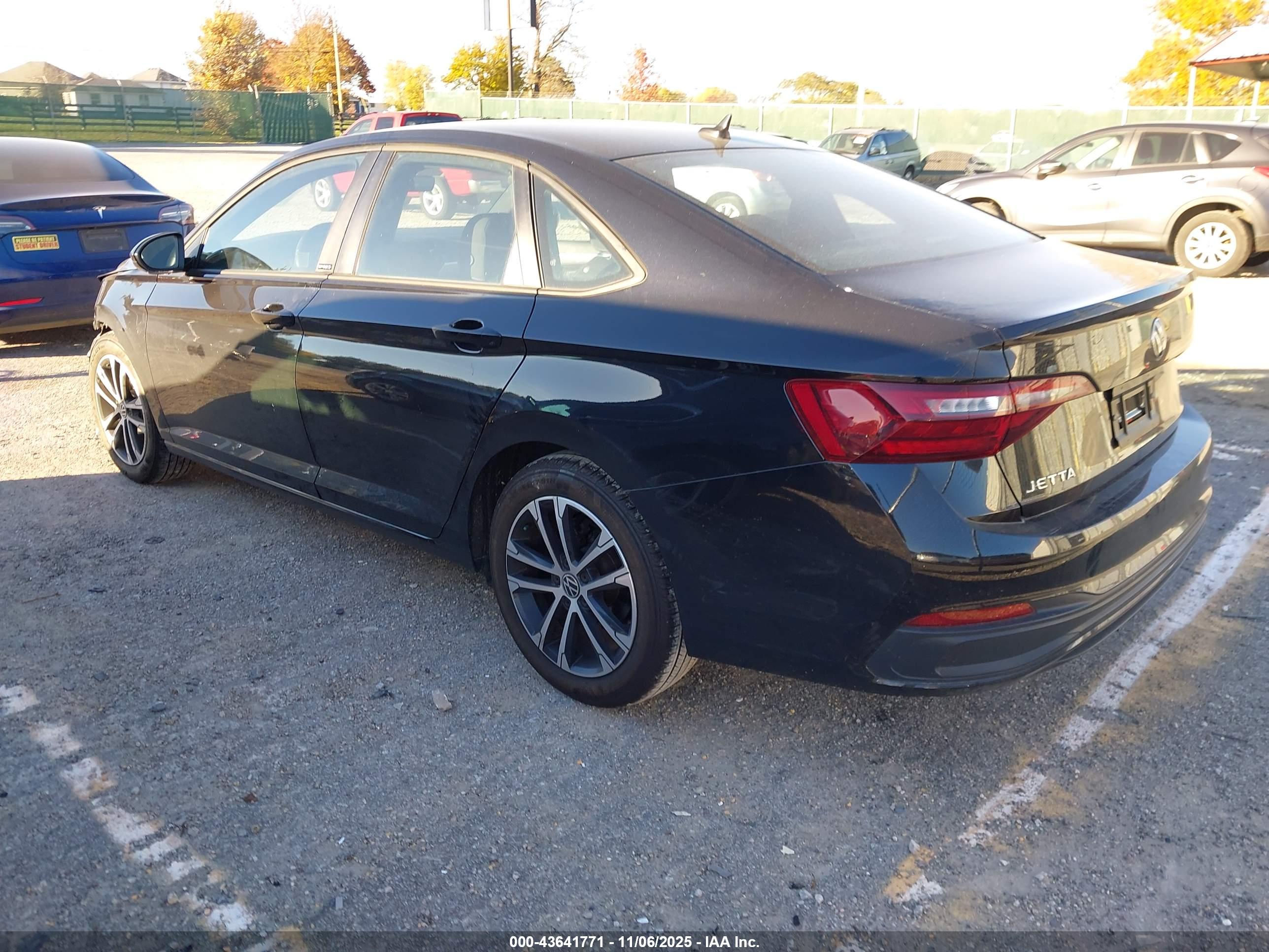 VOLKSWAGEN JETTA image 3