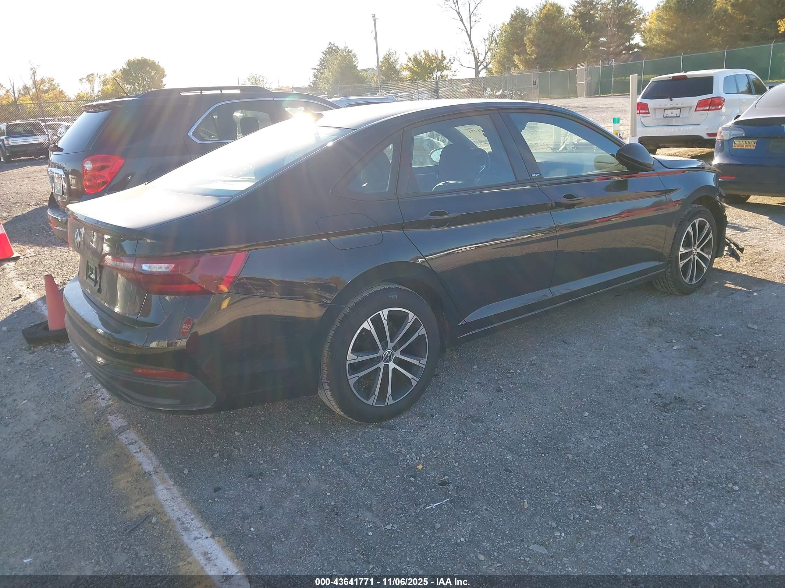VOLKSWAGEN JETTA image 4