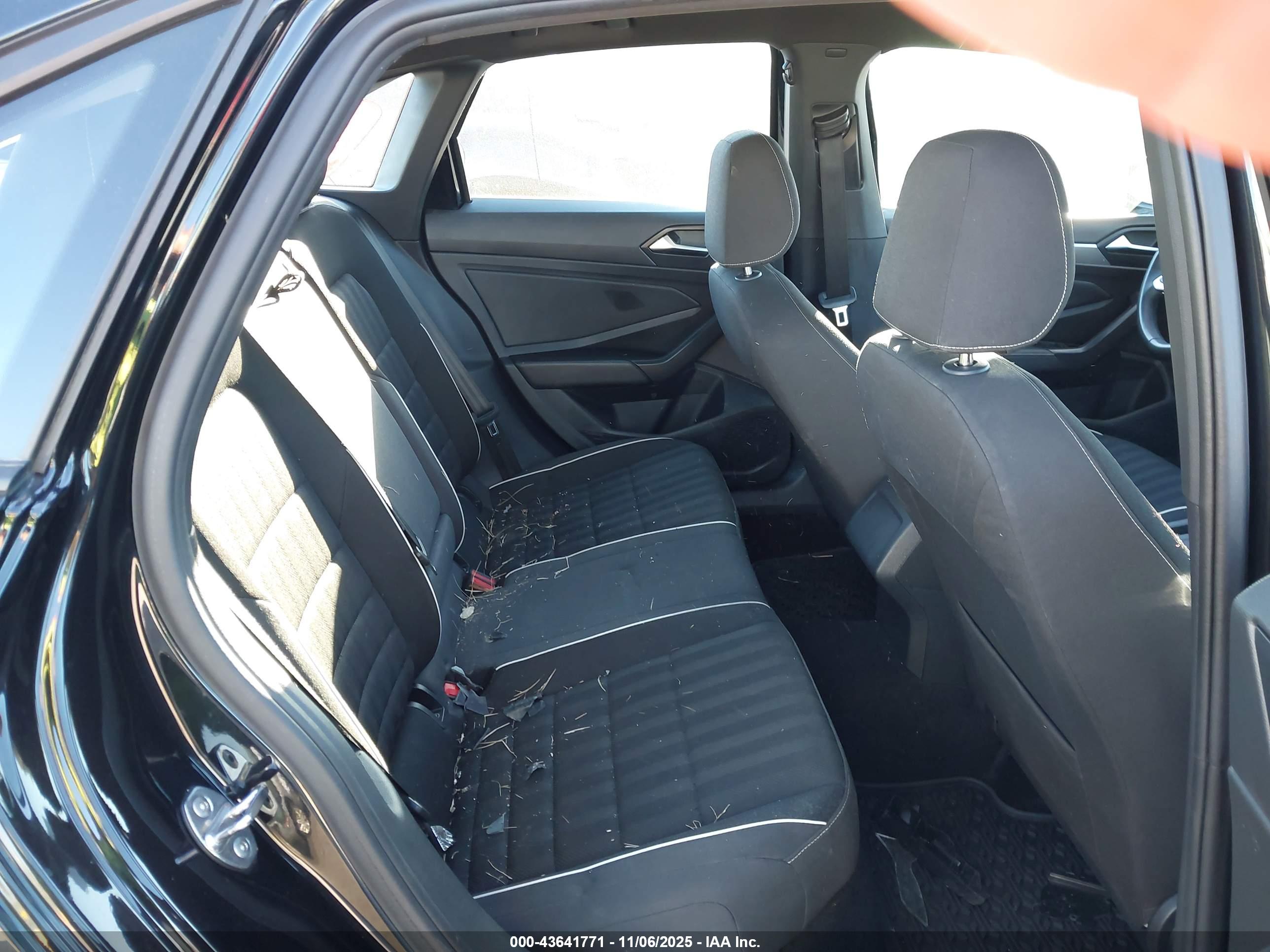 VOLKSWAGEN JETTA image 8