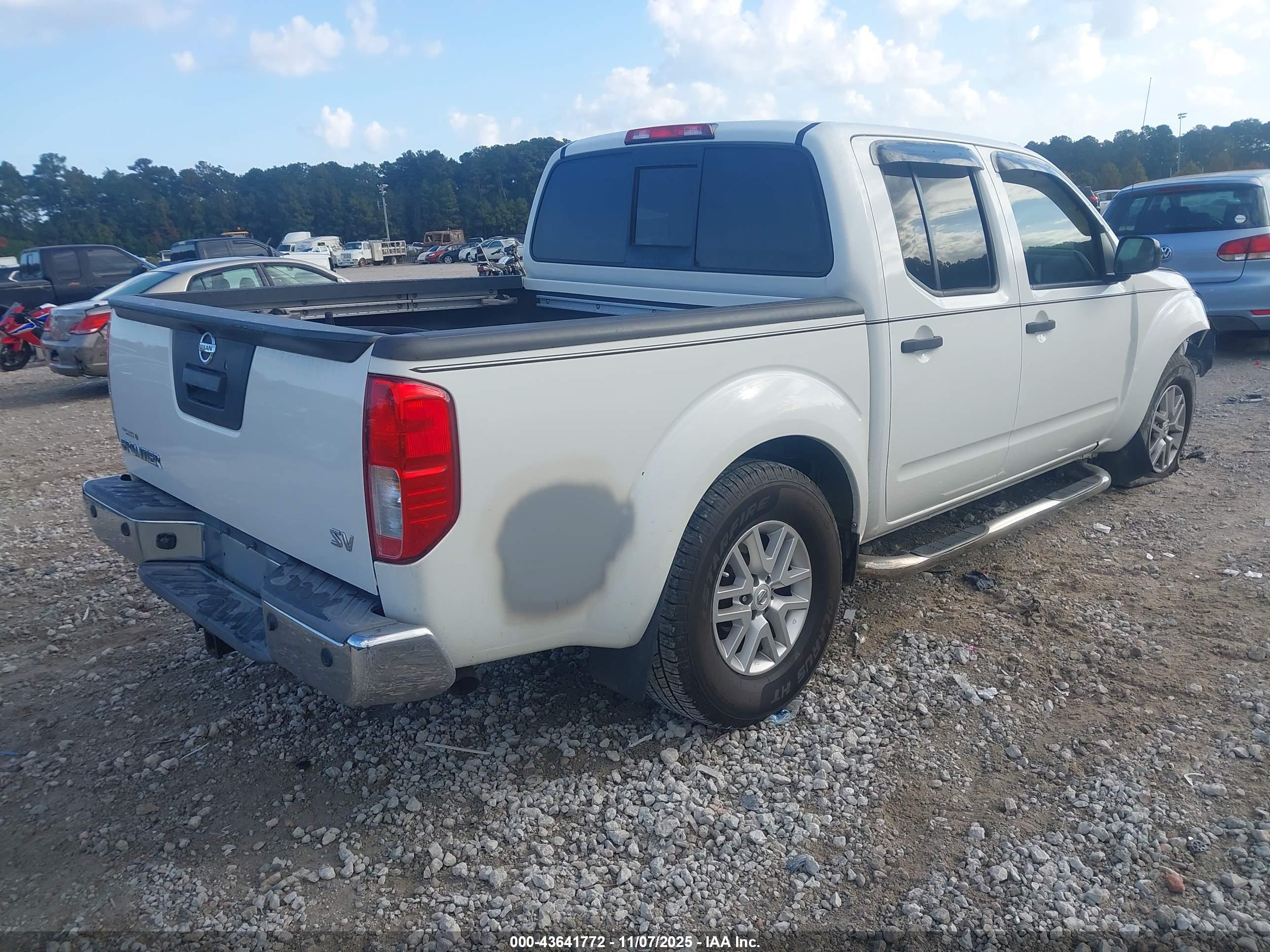 NISSAN FRONTIER image 4