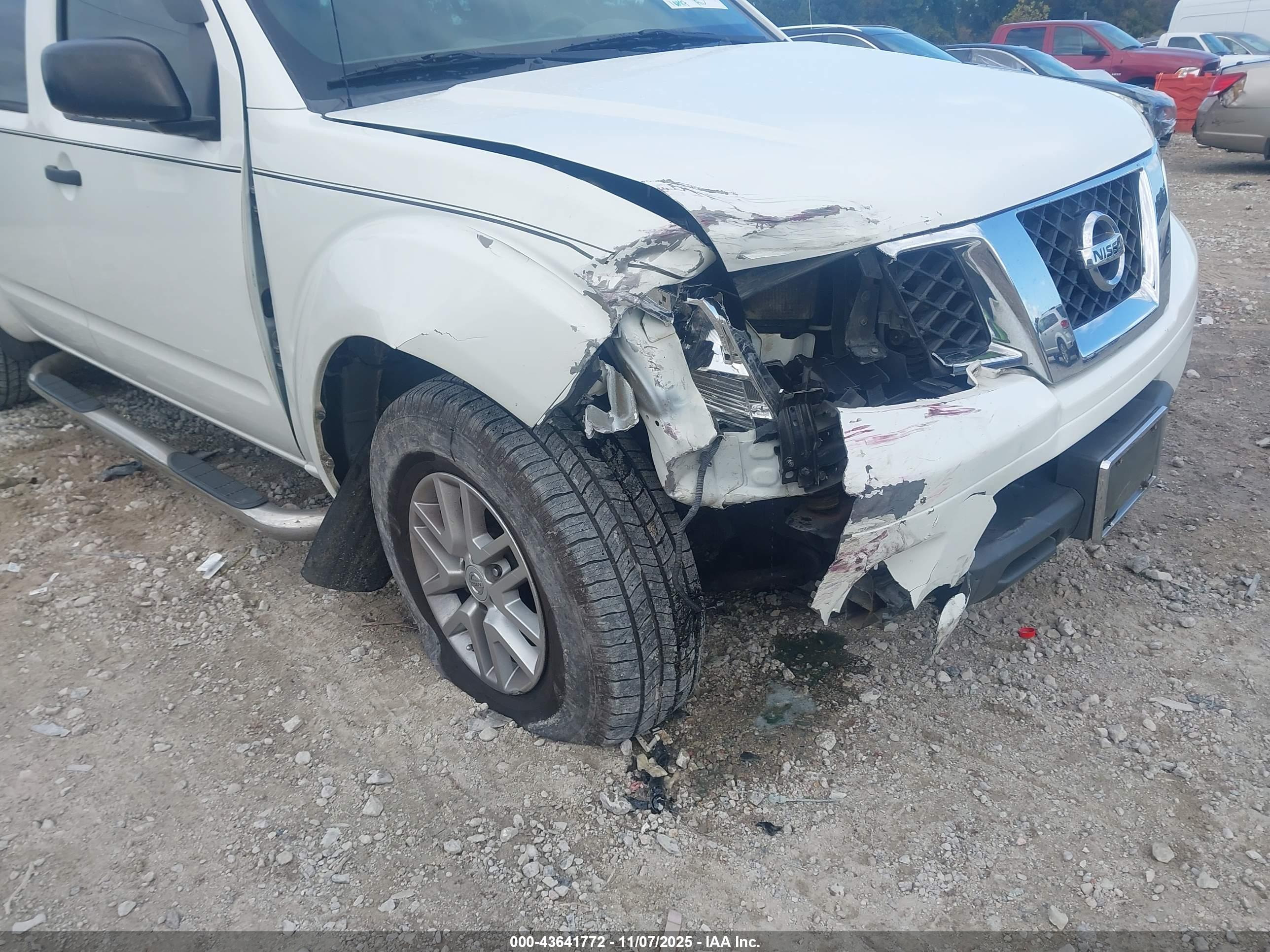 NISSAN FRONTIER image 6
