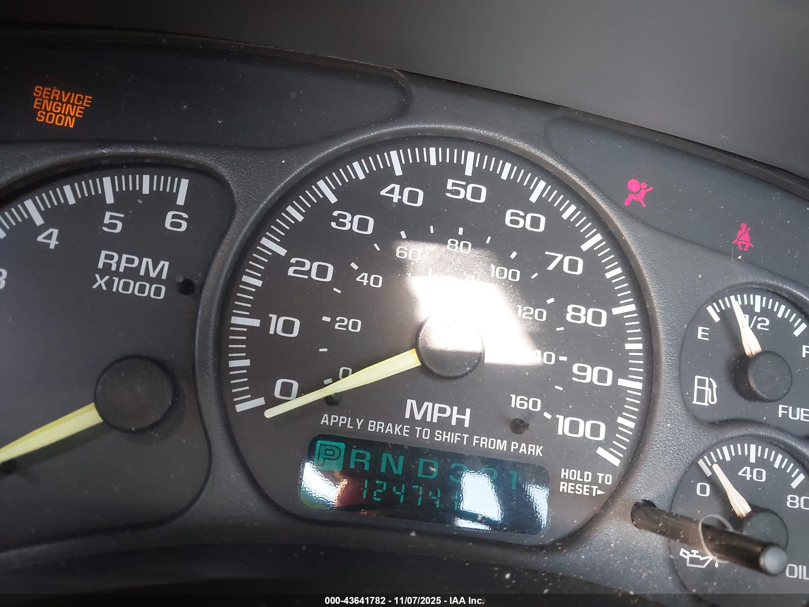 CHEVROLET SILVERADO image 7