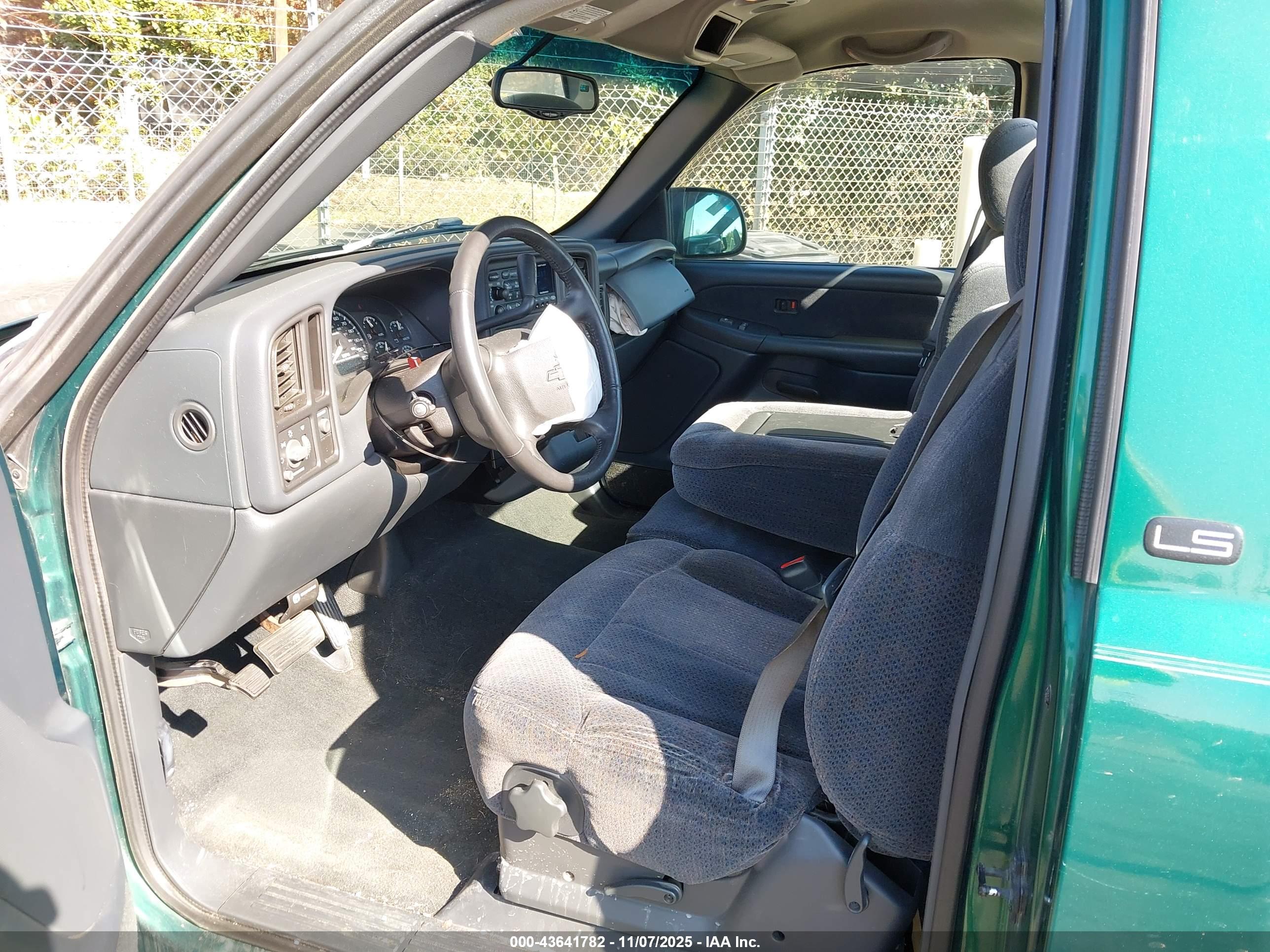 CHEVROLET SILVERADO image 8