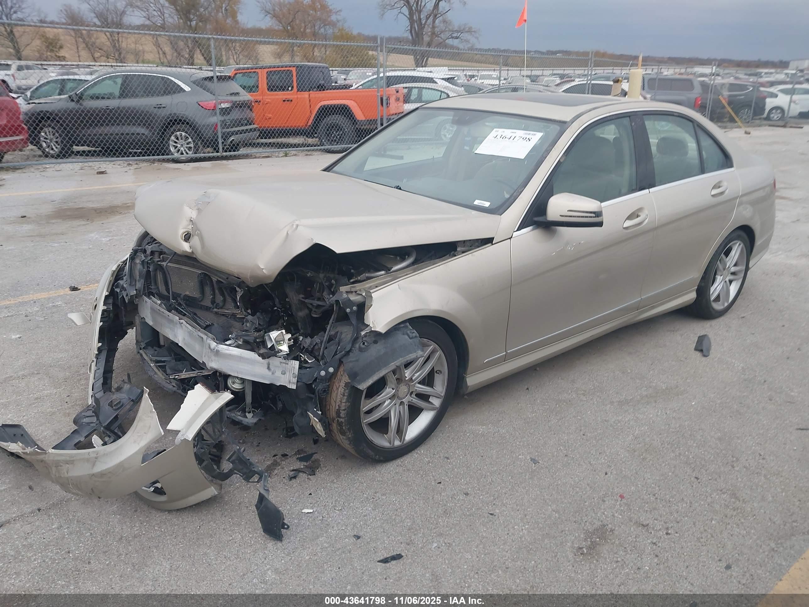 MERCEDES-BENZ C image 2