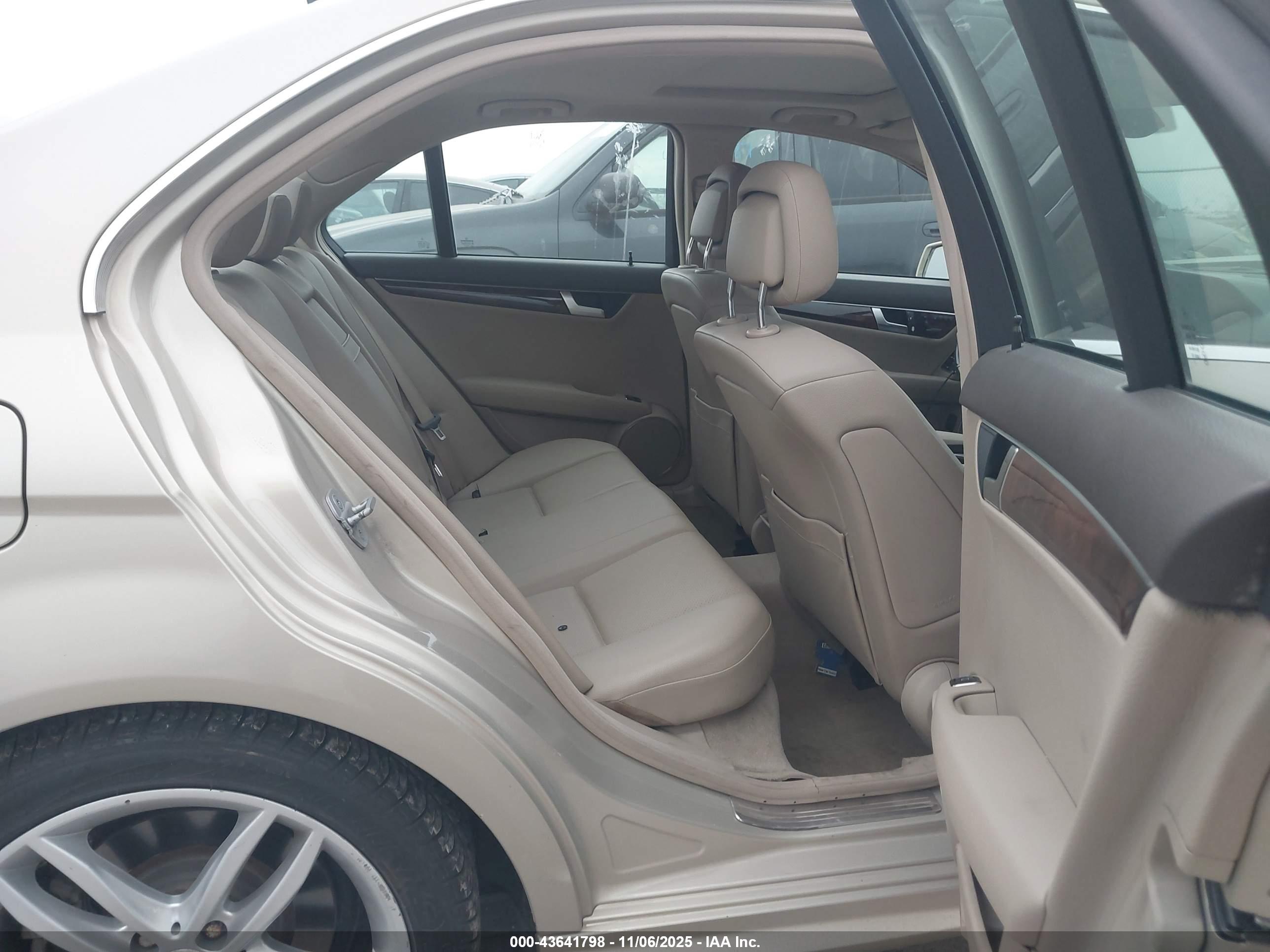 MERCEDES-BENZ C image 8