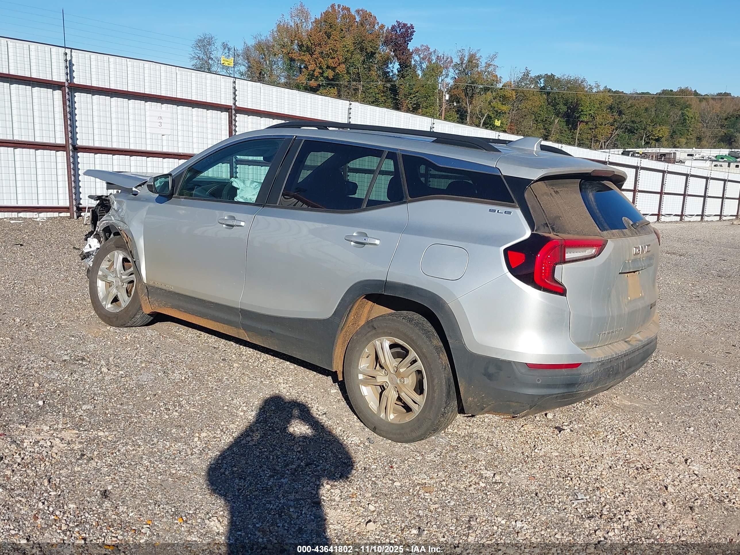 GMC TERRAIN image 3