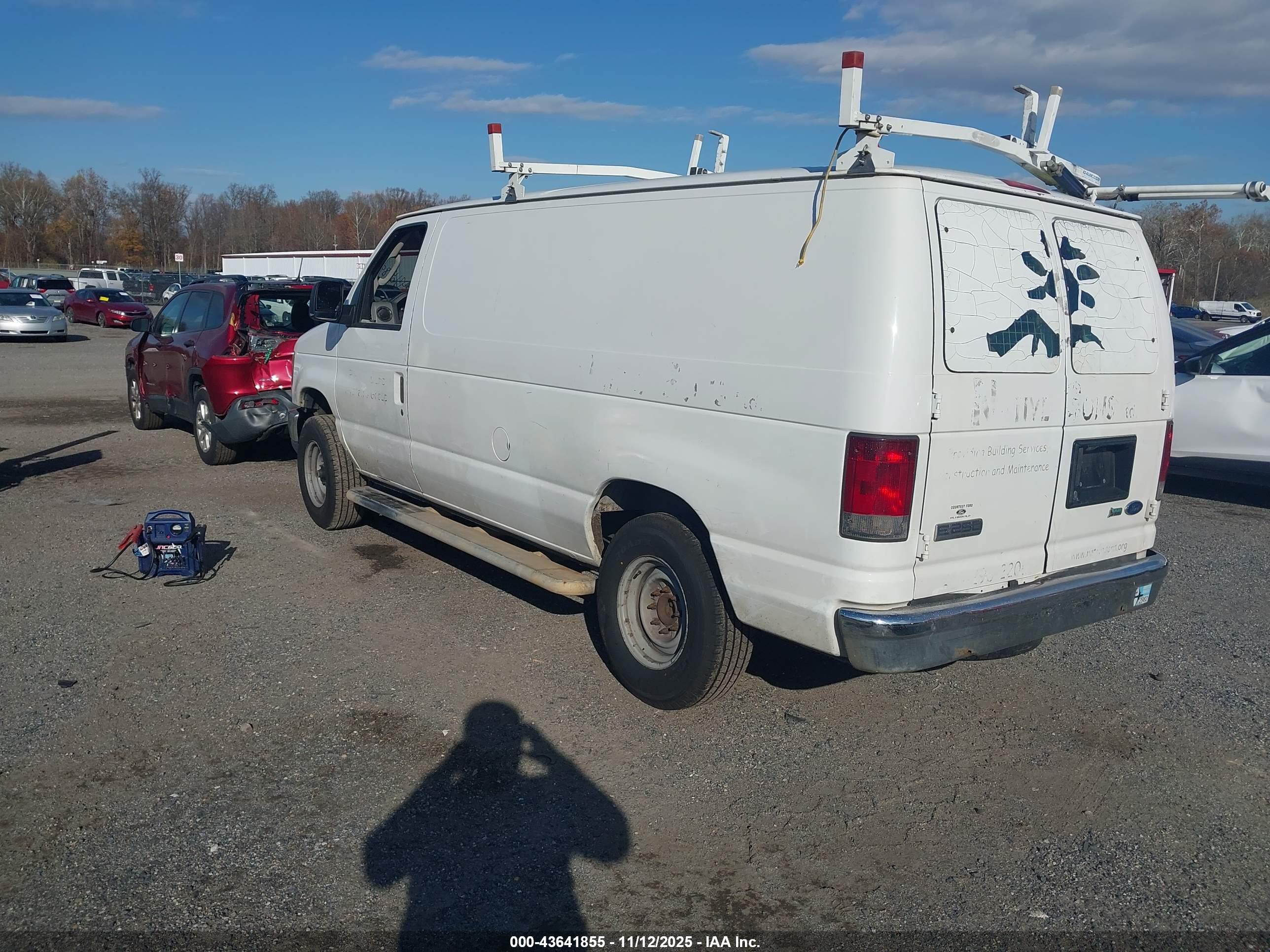 FORD E-250 image 3