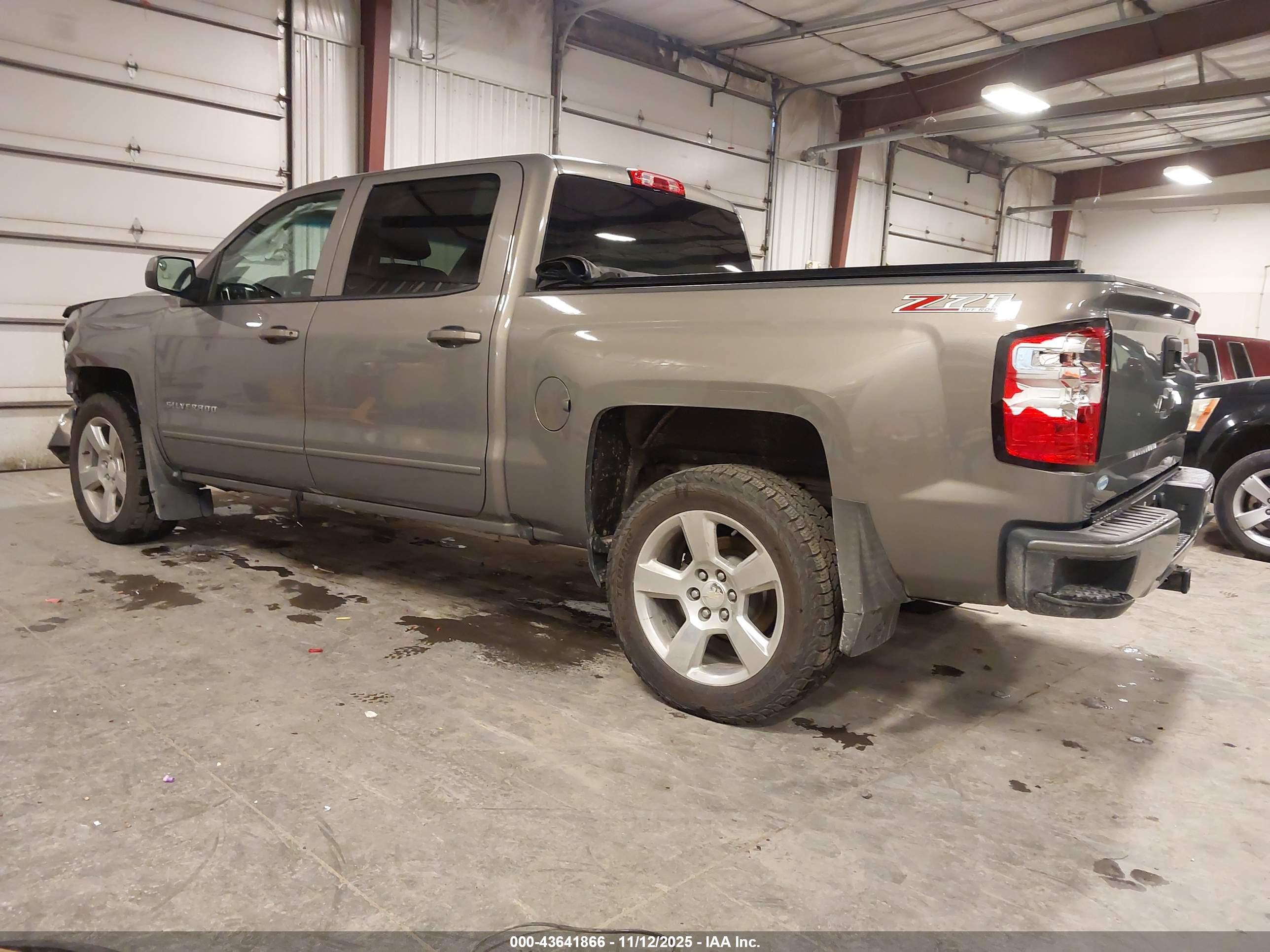 CHEVROLET SILVERADO image 3