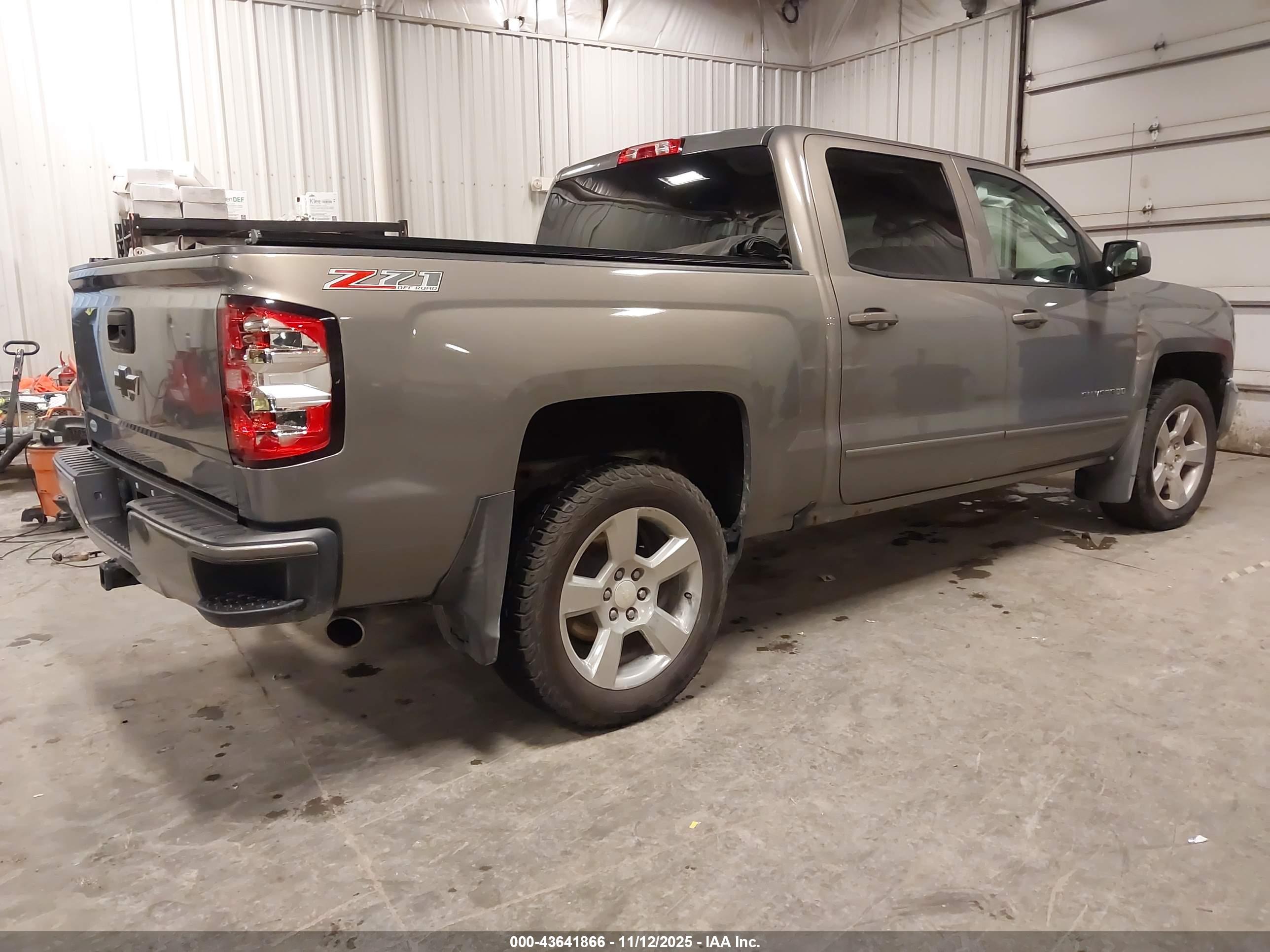 CHEVROLET SILVERADO image 4