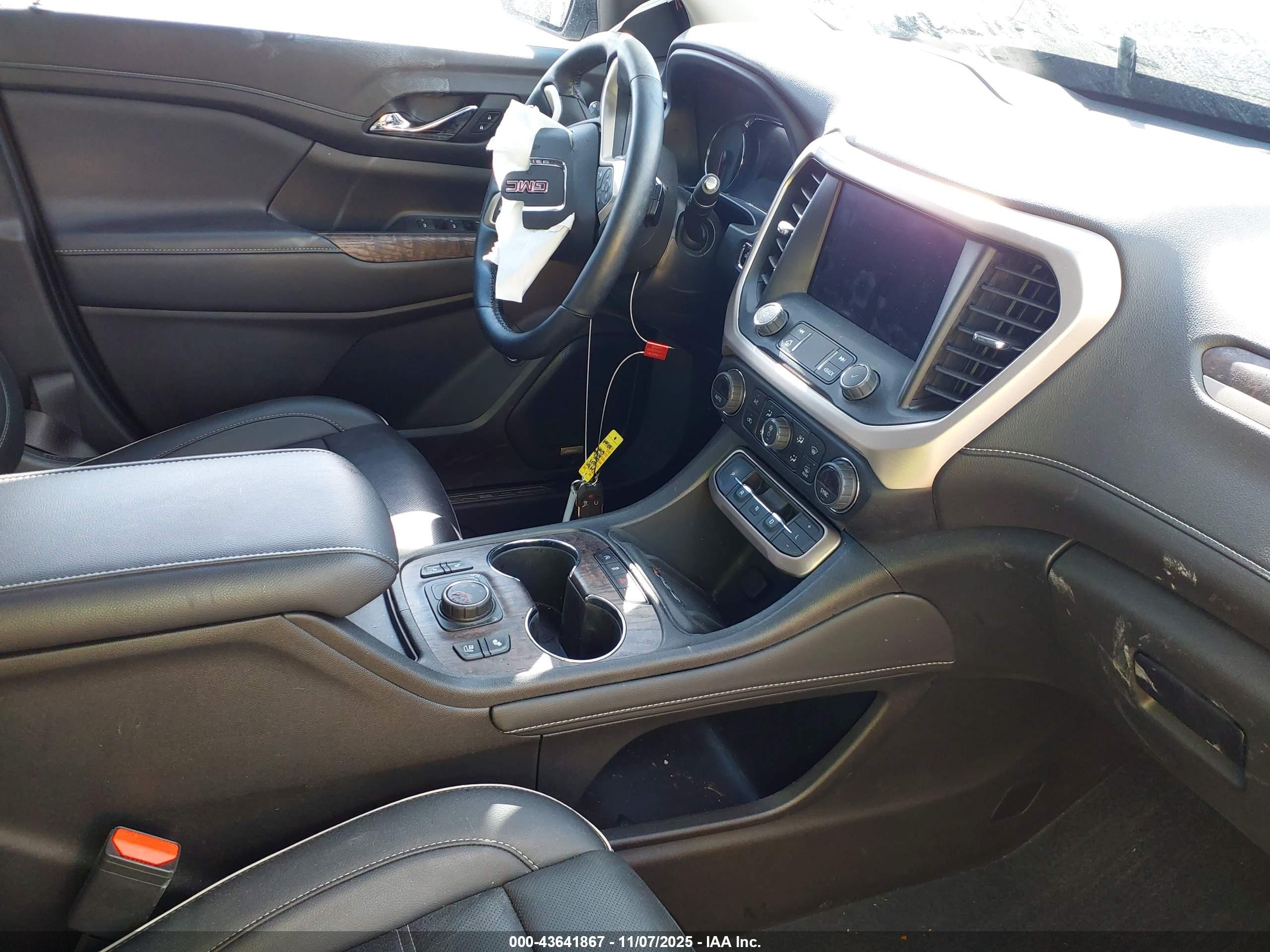 GMC ACADIA image 5