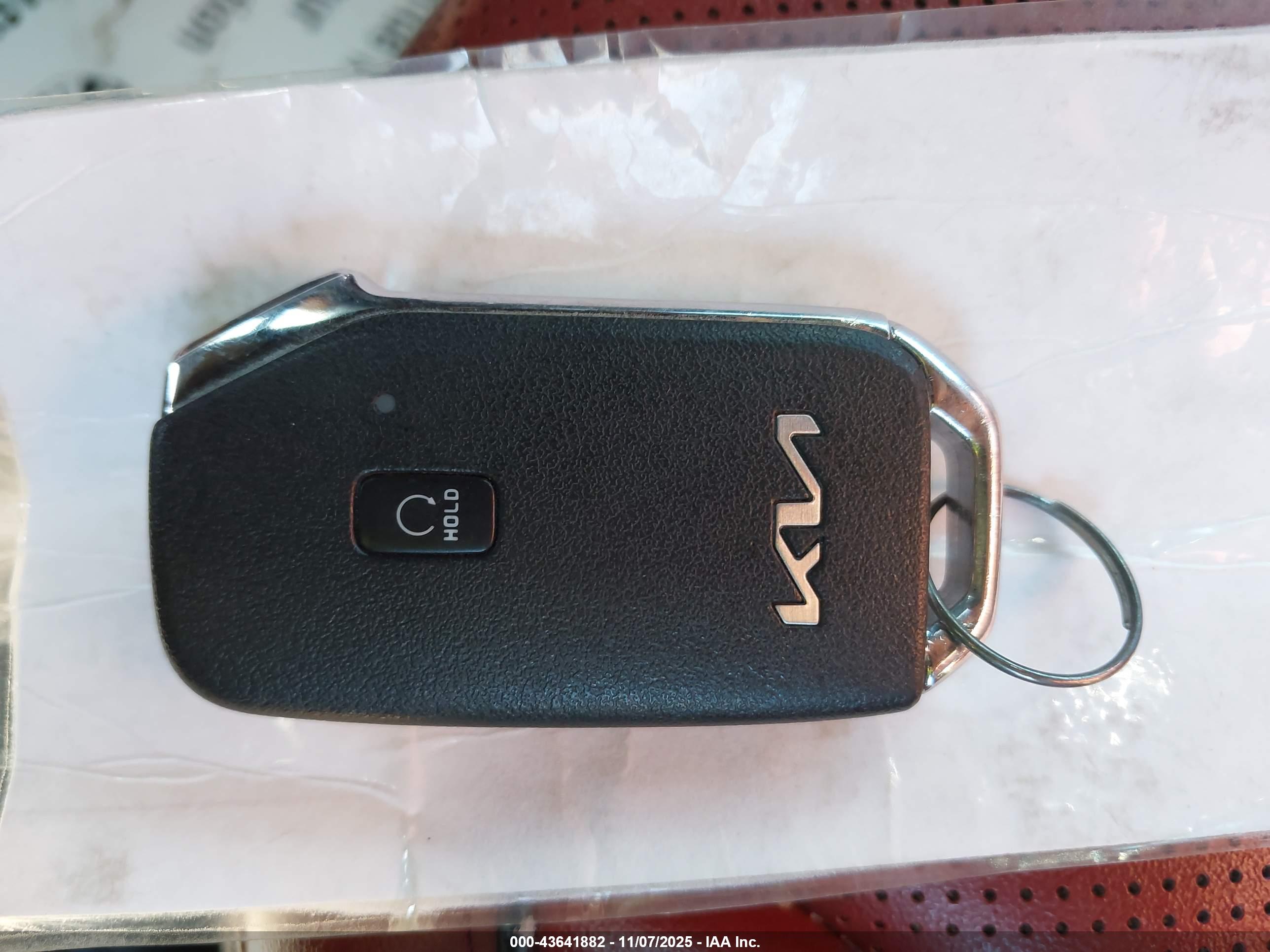 KIA K5 image 11