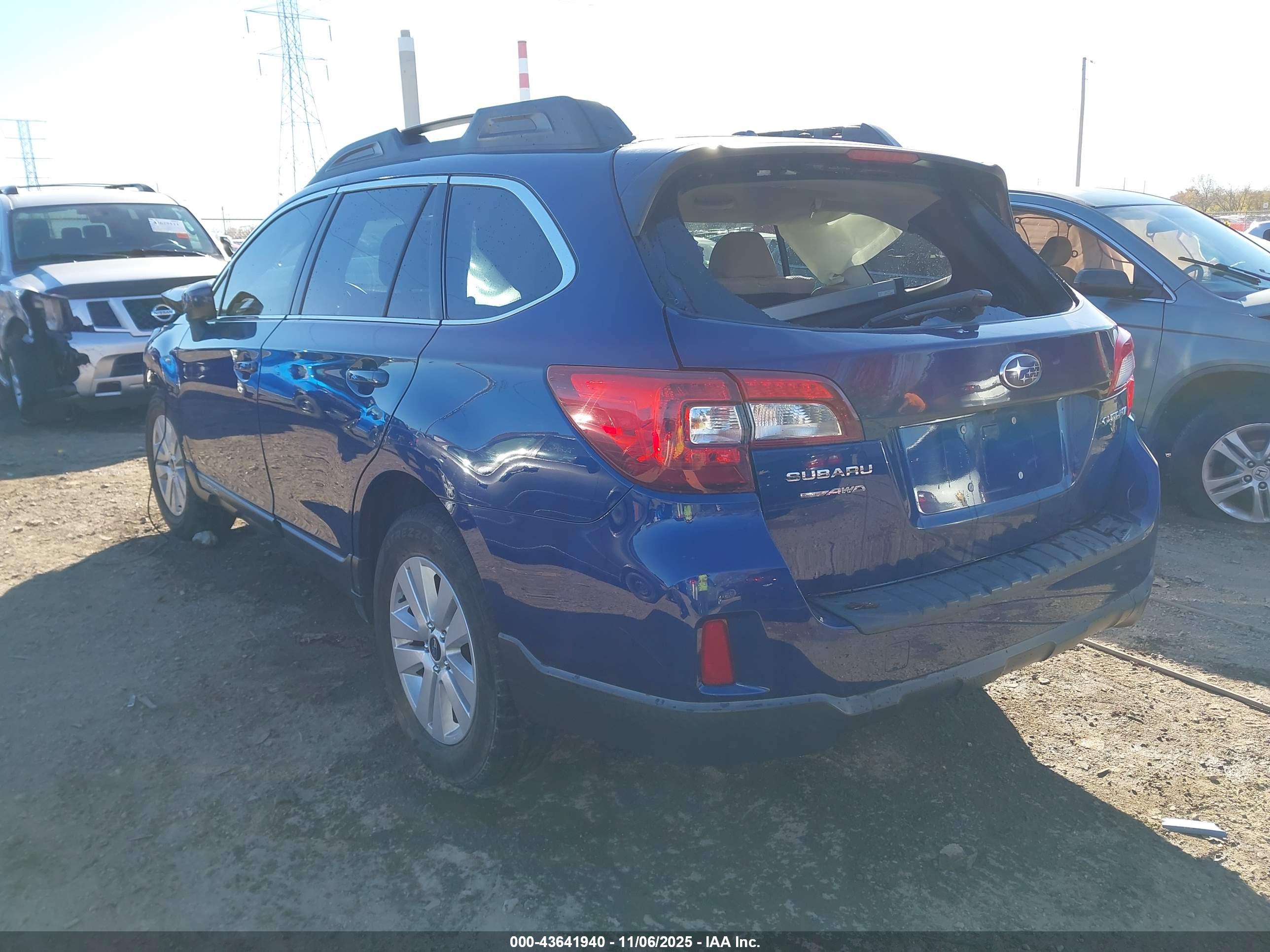 SUBARU OUTBACK image 3